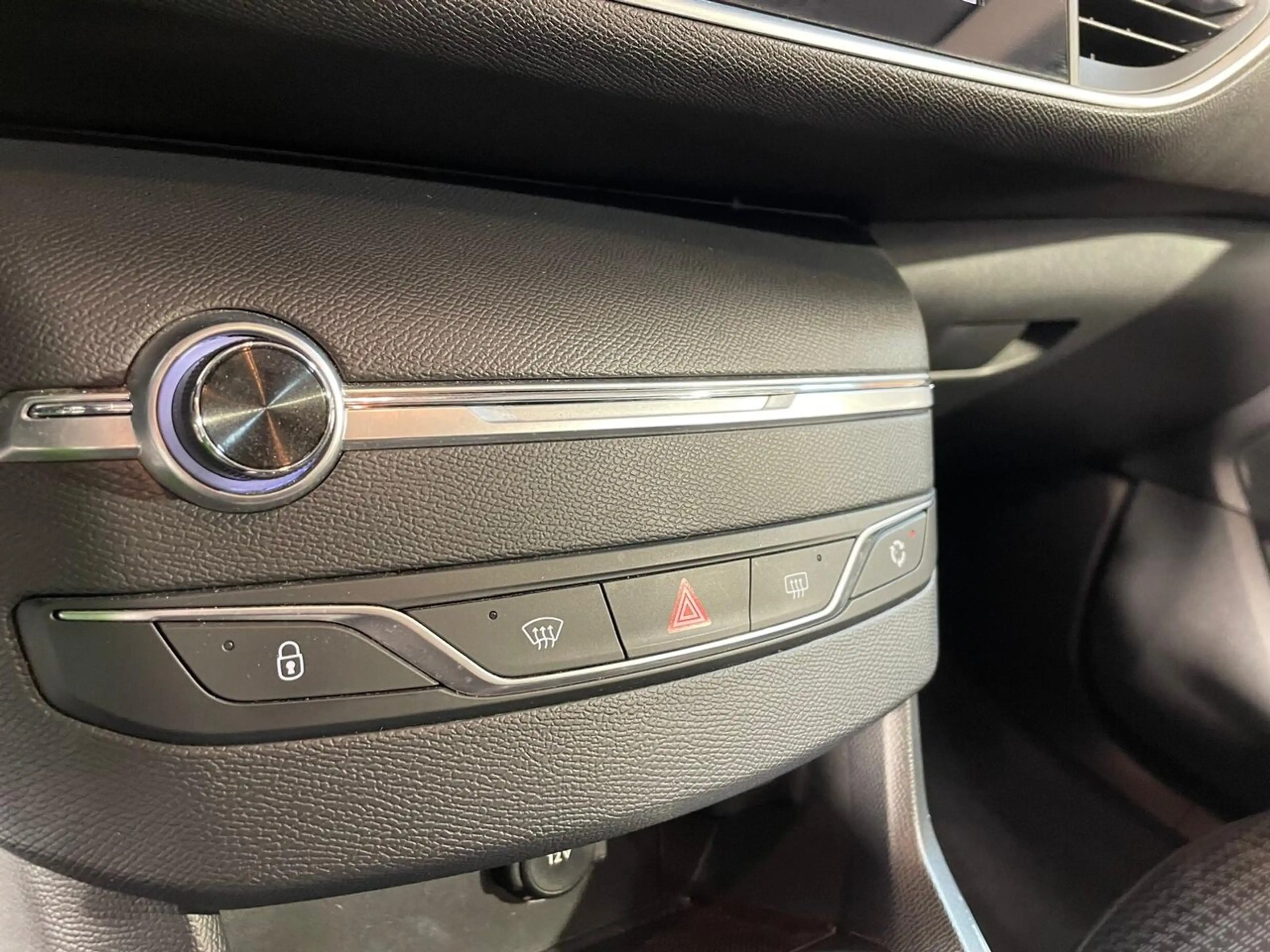 Peugeot 308 SW 1.5 BlueHDI 130 ACTIVE EAT8 GPS CARPLAY — photo 8