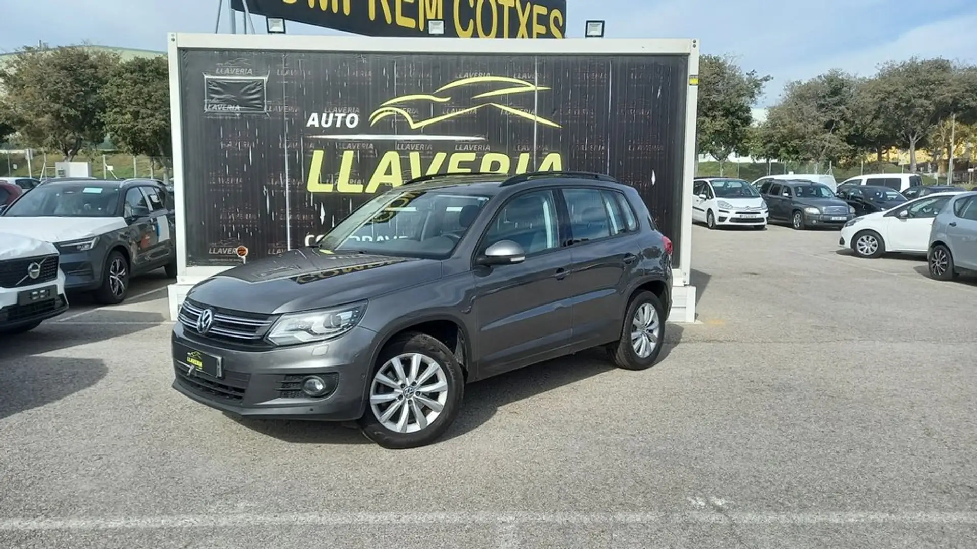 Volkswagen Tiguan 2.0 TDI 140cv 4x2 T1 BlueMotion Tech Gris - 1