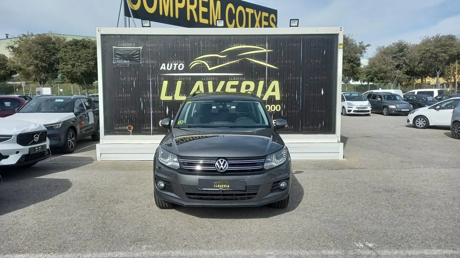 Volkswagen Tiguan 2.0 TDI 140cv 4x2 T1 BlueMotion Tech Gris - 2