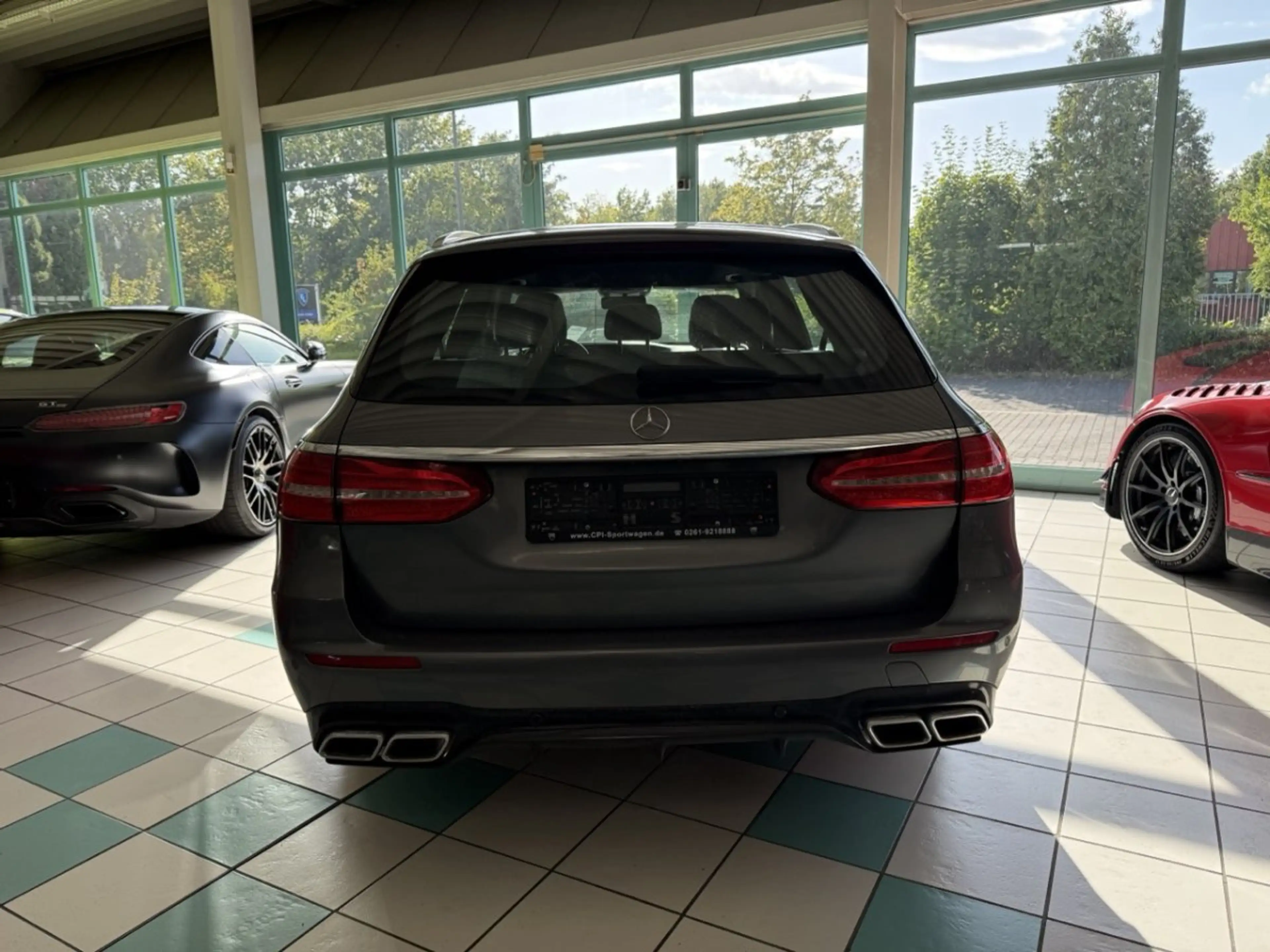 Mercedes-Benz E 63 AMG 4MATIC — photo 4