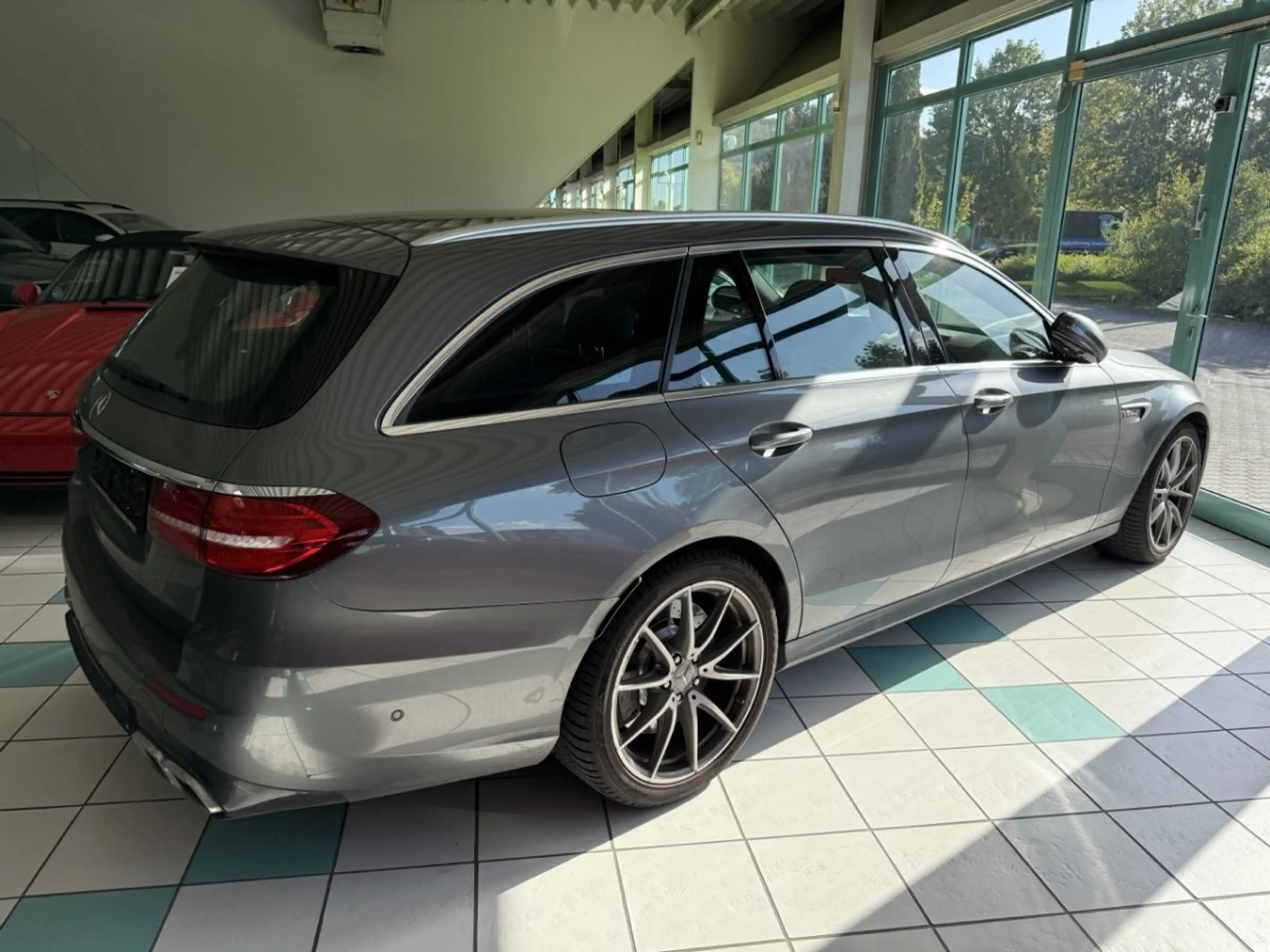 Mercedes-Benz E 63 AMG 4MATIC — photo 5
