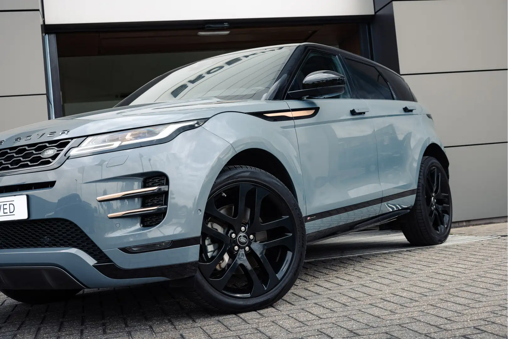 Land Rover Range Rover Evoque P250 AWD R-Dynamic First Edition | Head-Up | 21 In Grijs - 2