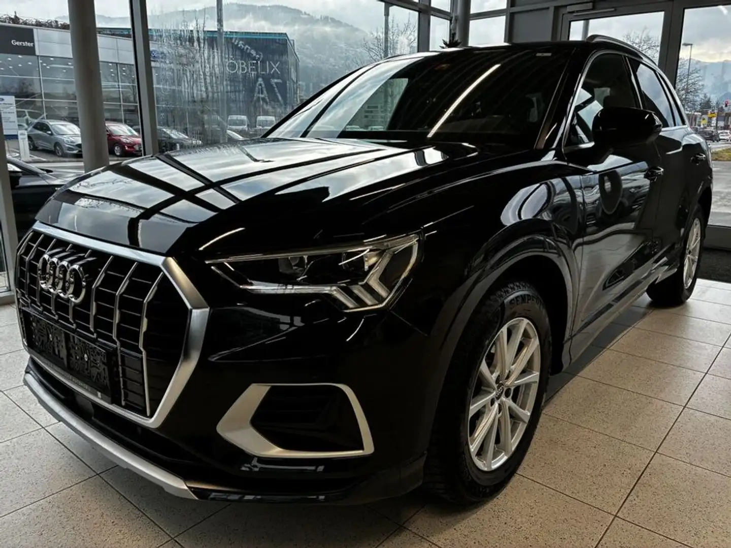Audi Q3 40 TFSI advanced quattro Schwarz - 1