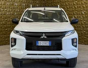 L200 Cab d.cab 2.3d Invite Connect 4wd 150cv