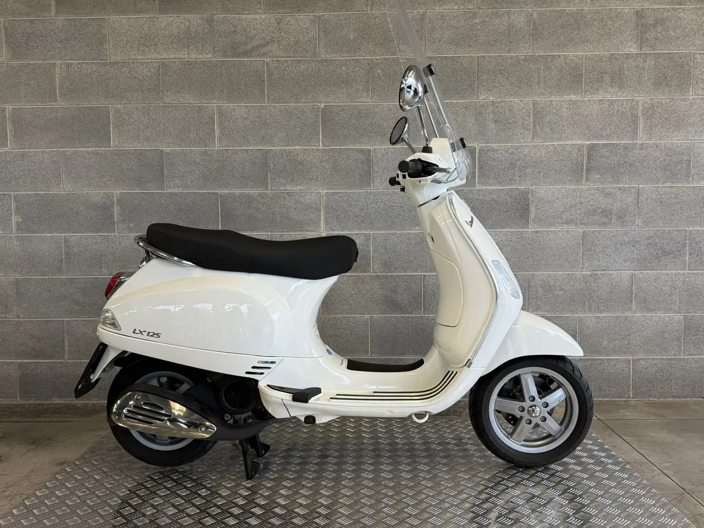 Vespa LX 125 CAMPAGNA PROVA RISCATTA O RENDI. Blanc - 1