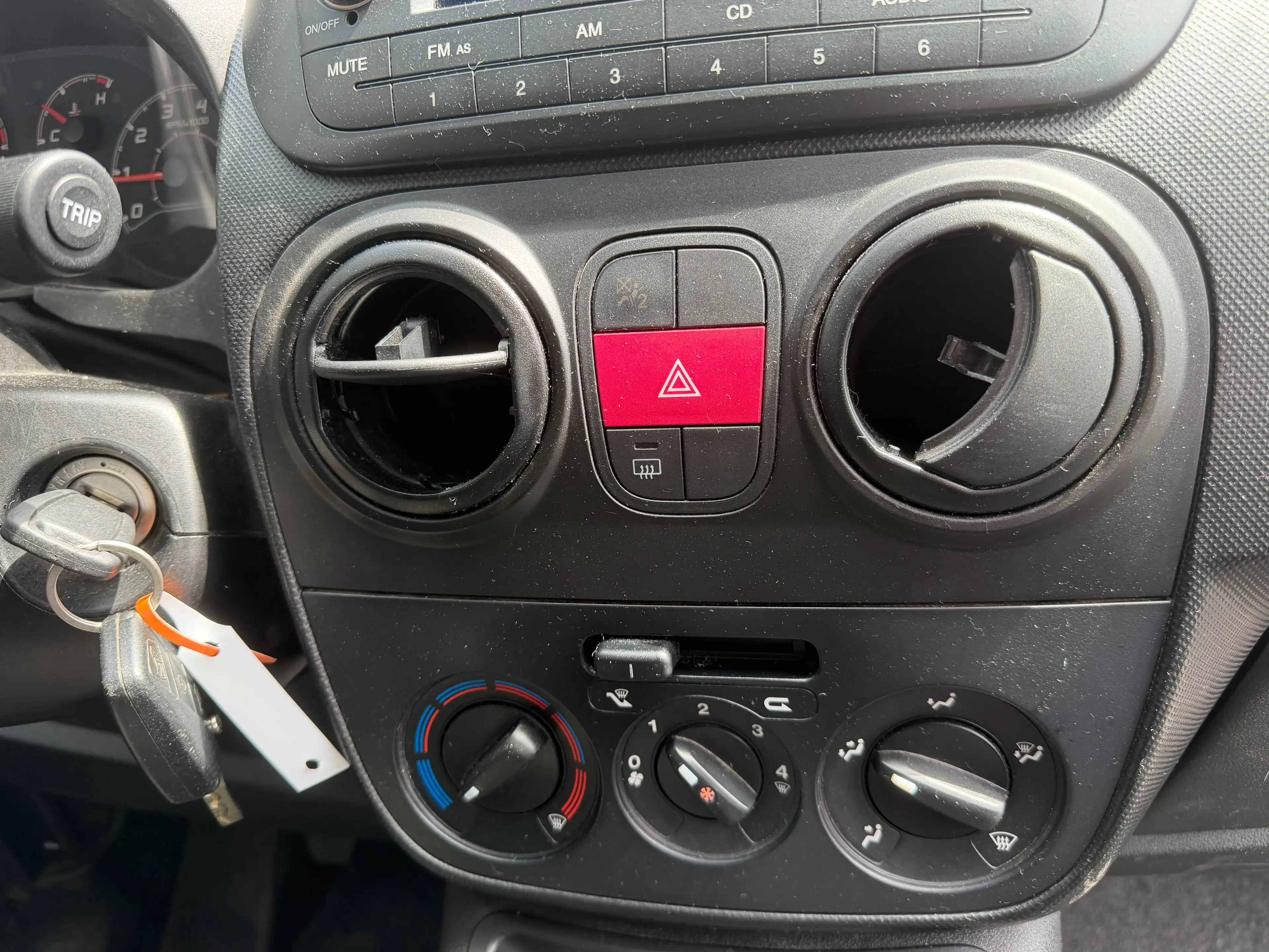 Fiat Qubo 1.4i+AIRCO+DEGATS CARROSSERIE VOIR PHOTOS+EURO 6B — photo 13