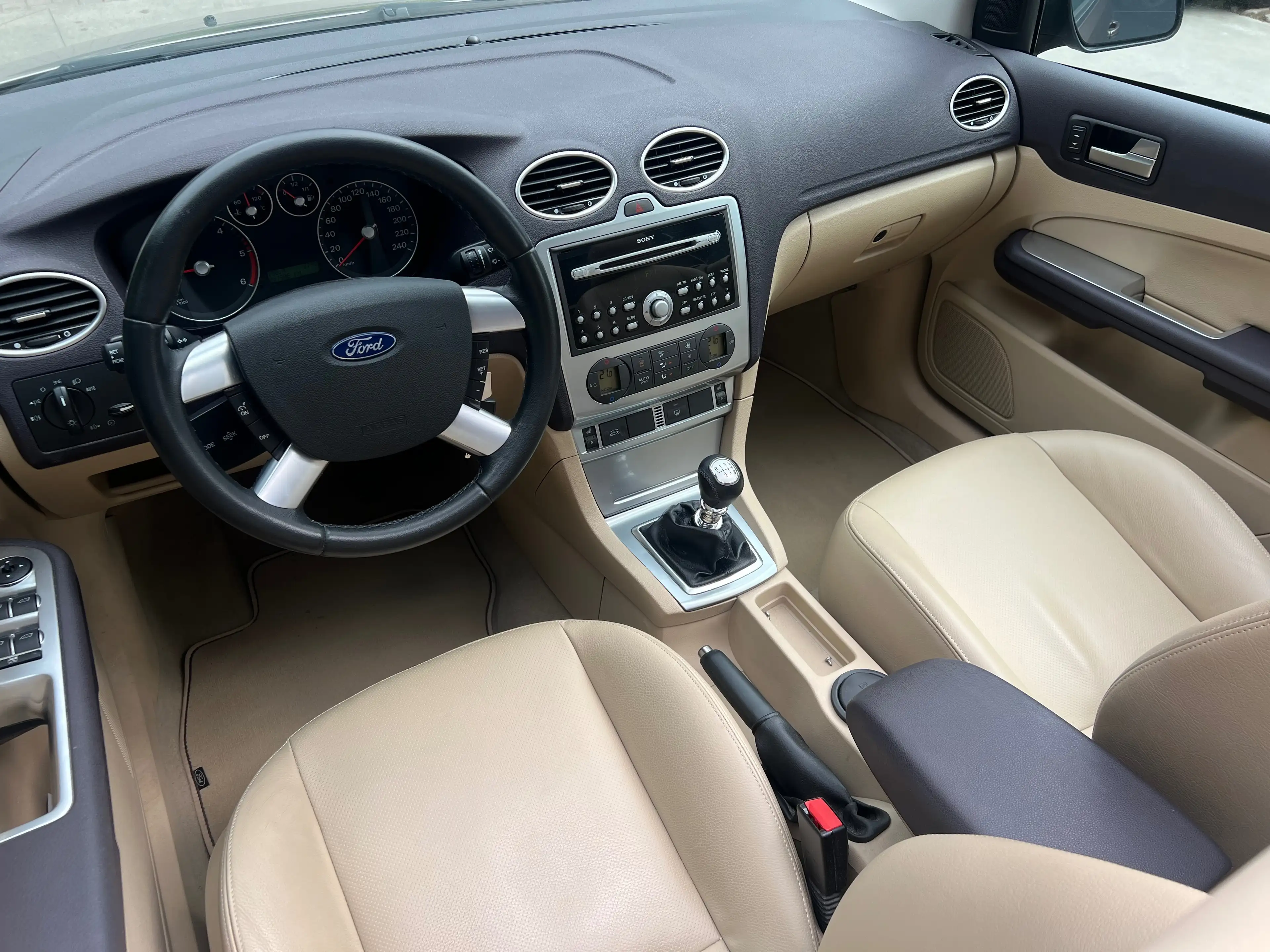 Ford Focus CC 2.0 TDCi Titanium • Cabrio • Leder • Xenon — photo 10
