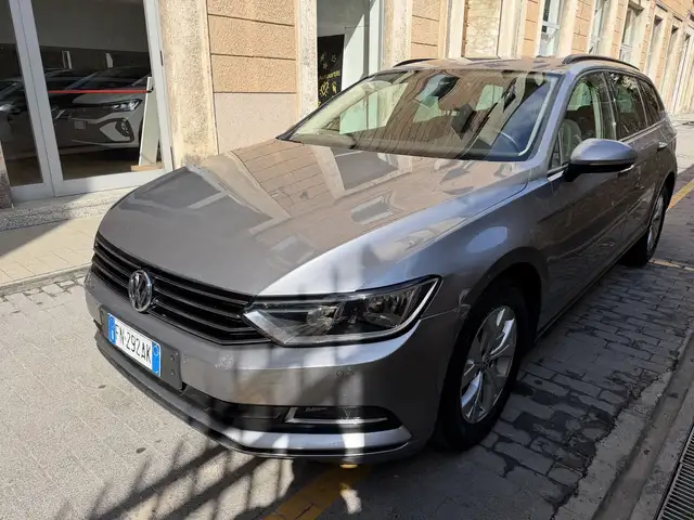Volkswagen Passat main image