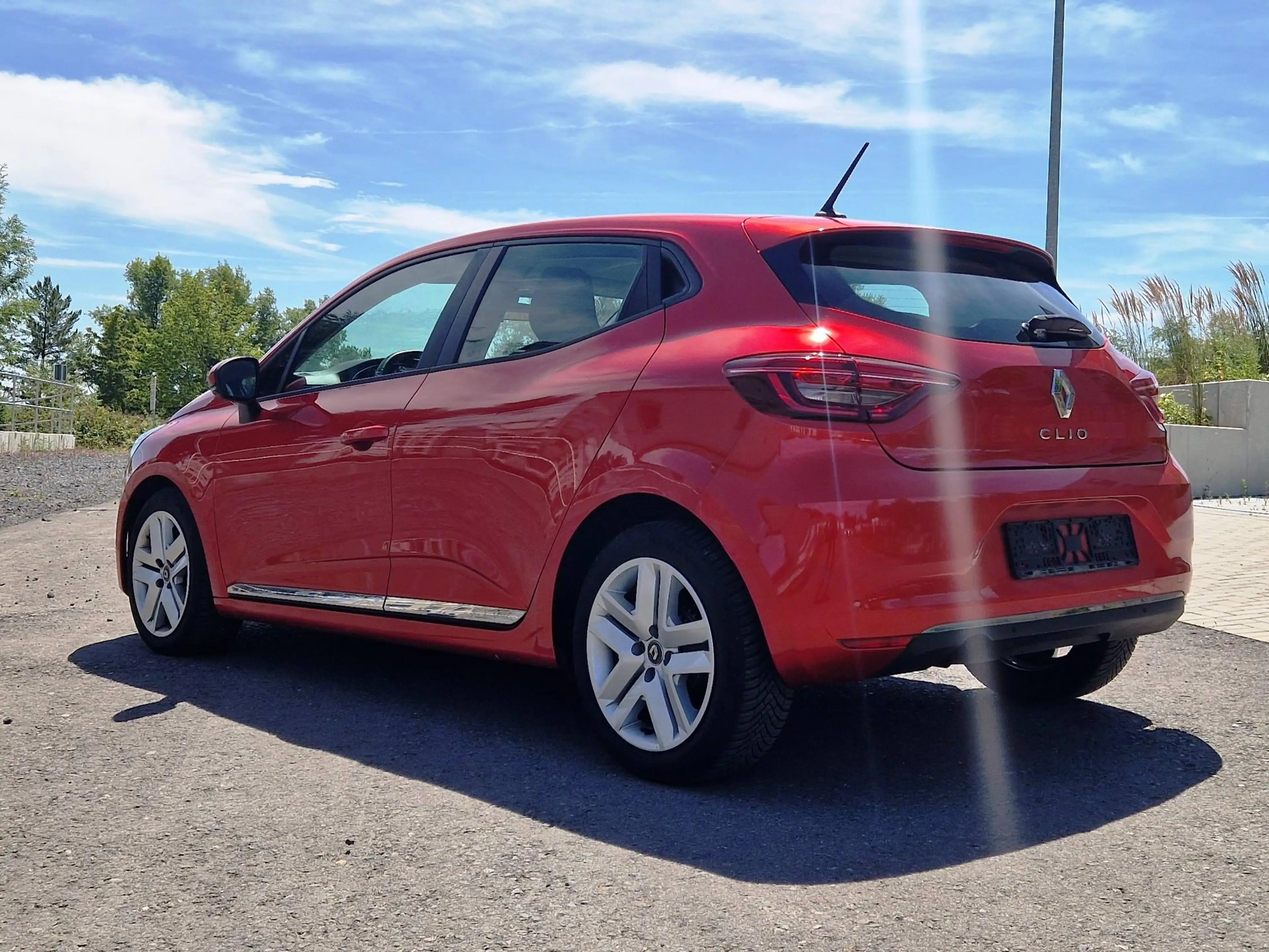 Renault Clio 2 Hand/74000km/Navi/Tempomat/Klima/Allwetterreifen/Euro6 D-Temp/Finanzierung ab 6,99%/ — photo 3
