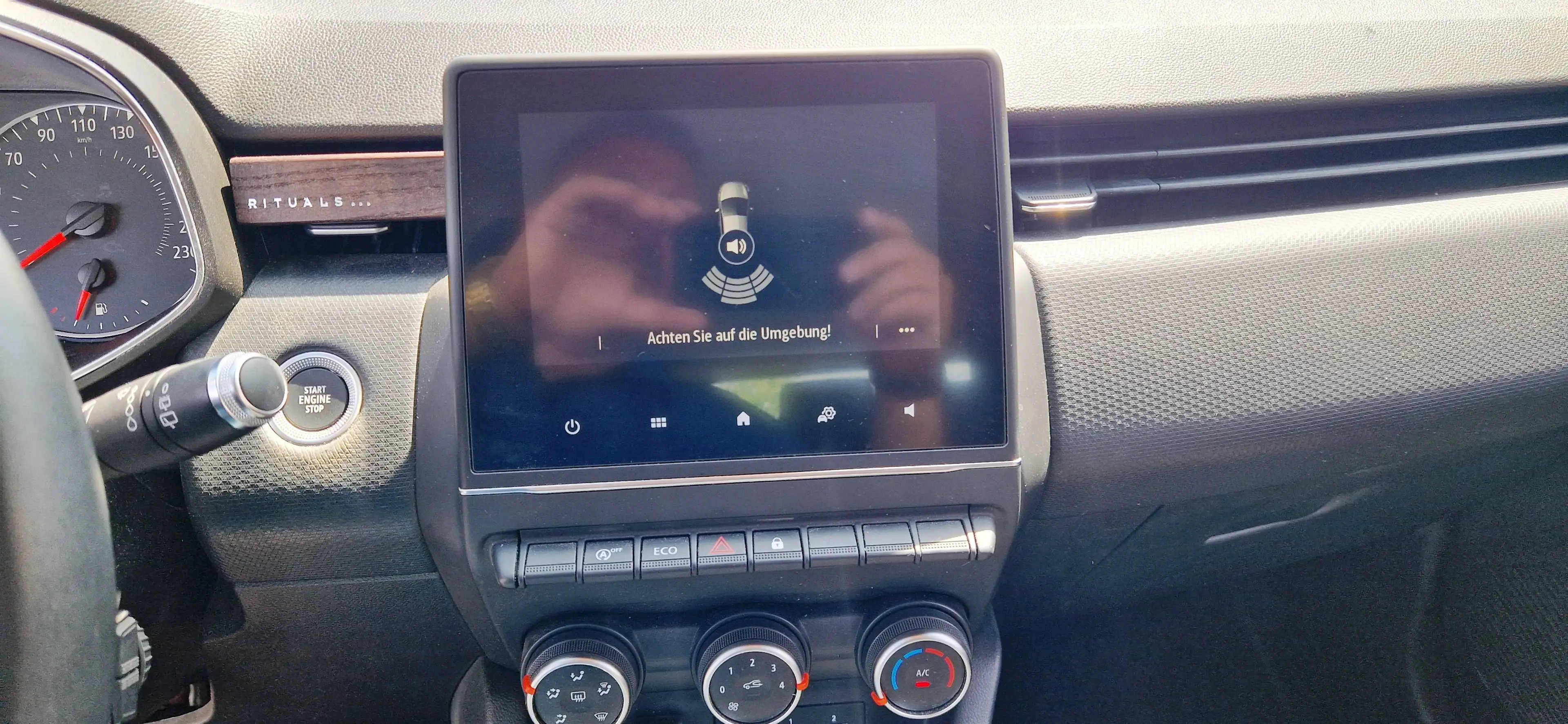 Renault Clio 2 Hand/74000km/Navi/Tempomat/Klima/Allwetterreifen/Euro6 D-Temp/Finanzierung ab 6,99%/ — photo 14