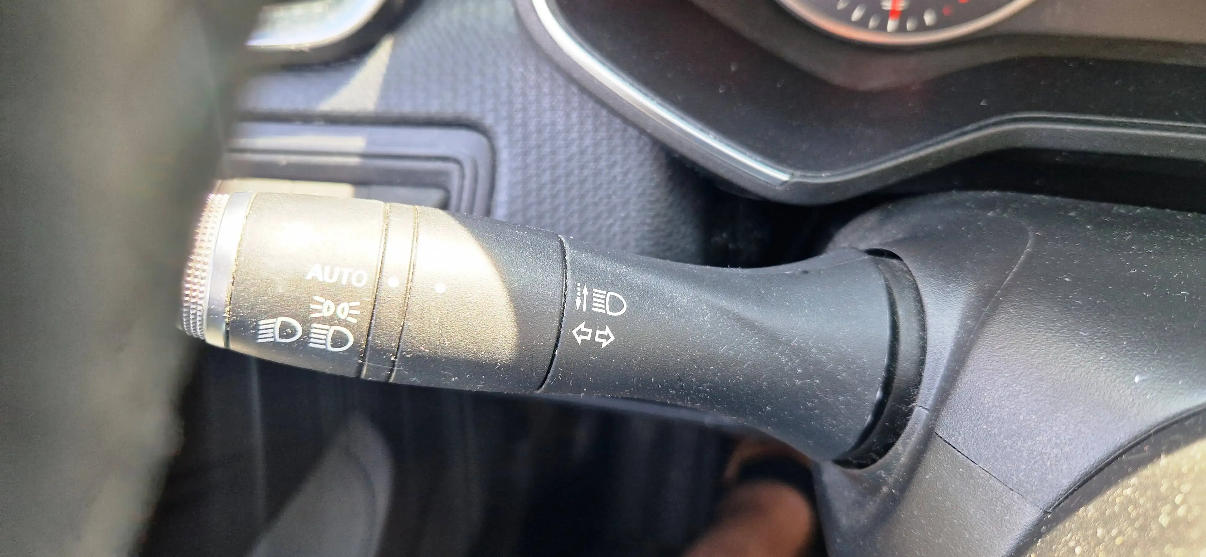 Renault Clio 2 Hand/74000km/Navi/Tempomat/Klima/Allwetterreifen/Euro6 D-Temp/Finanzierung ab 6,99%/ — photo 20