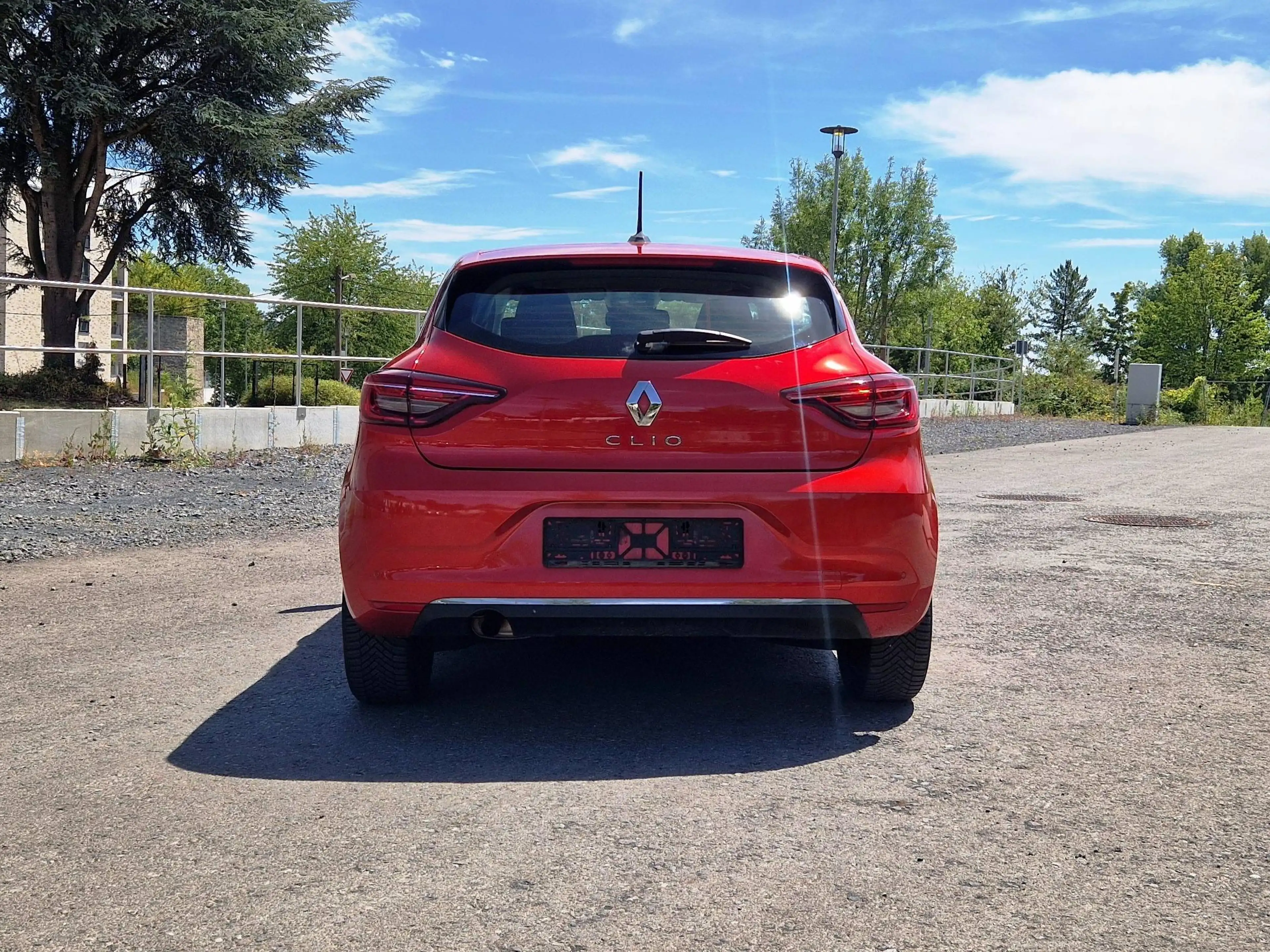 Renault Clio 2 Hand/74000km/Navi/Tempomat/Klima/Allwetterreifen/Euro6 D-Temp/Finanzierung ab 6,99%/ — photo 4
