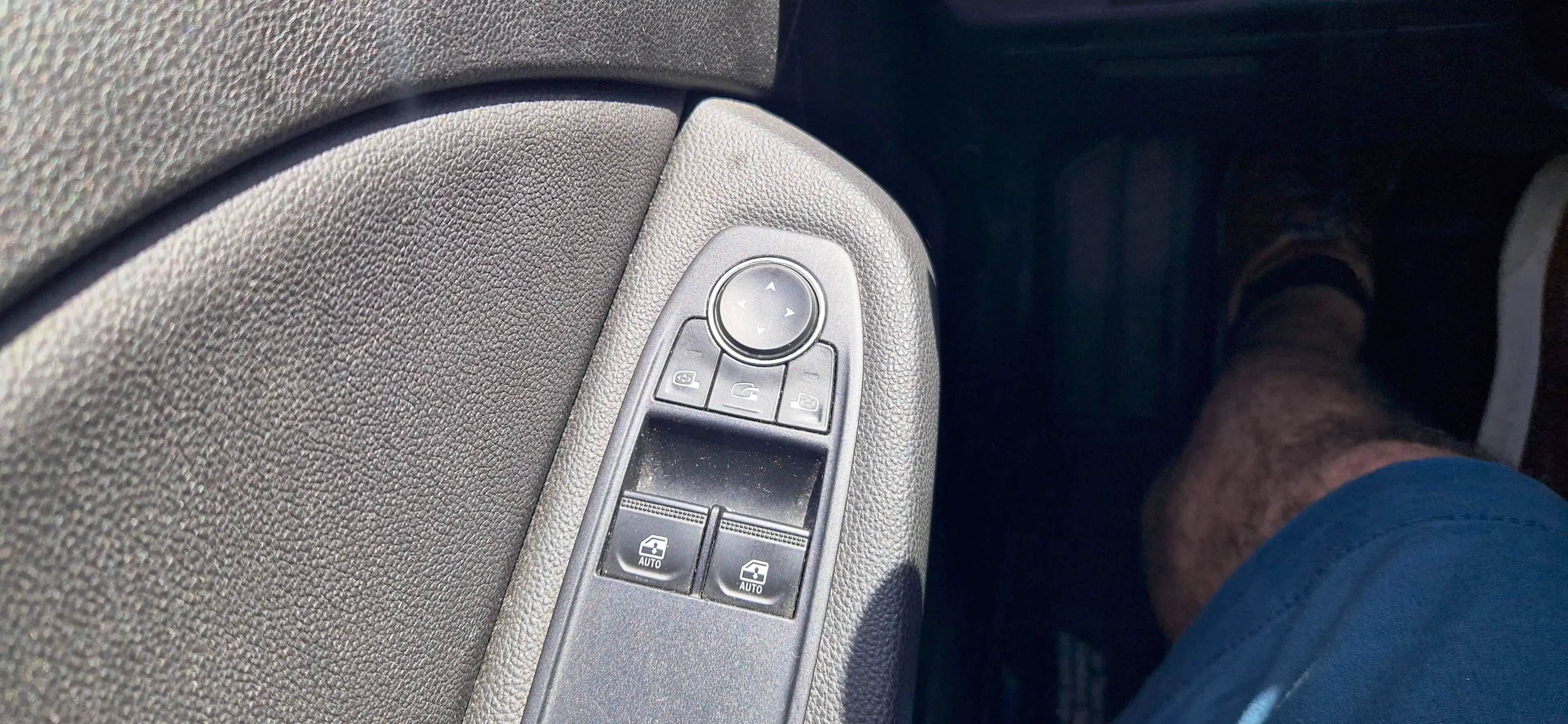 Renault Clio 2 Hand/74000km/Navi/Tempomat/Klima/Allwetterreifen/Euro6 D-Temp/Finanzierung ab 6,99%/ — photo 16