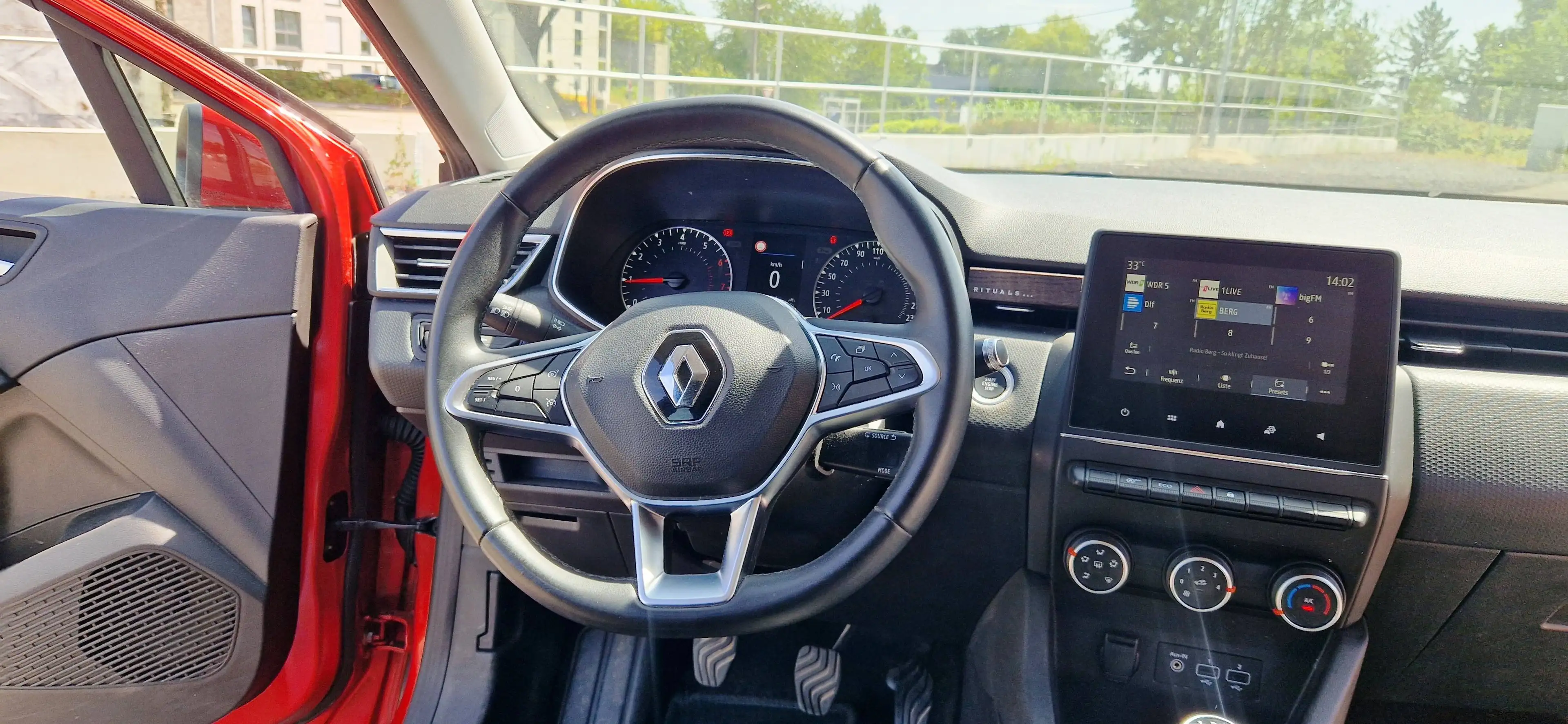 Renault Clio 2 Hand/74000km/Navi/Tempomat/Klima/Allwetterreifen/Euro6 D-Temp/Finanzierung ab 6,99%/ — photo 13