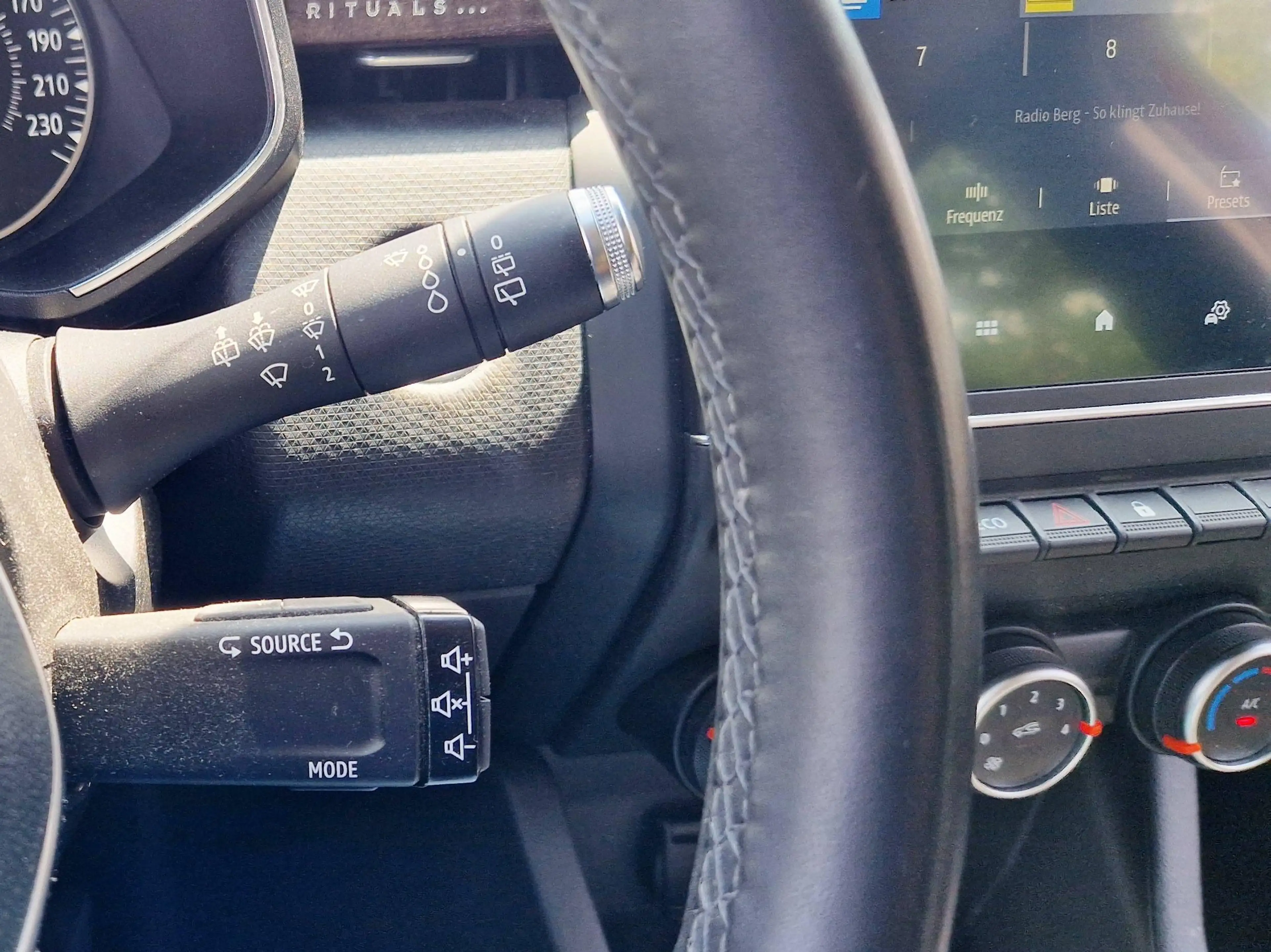 Renault Clio 2 Hand/74000km/Navi/Tempomat/Klima/Allwetterreifen/Euro6 D-Temp/Finanzierung ab 6,99%/ — photo 19