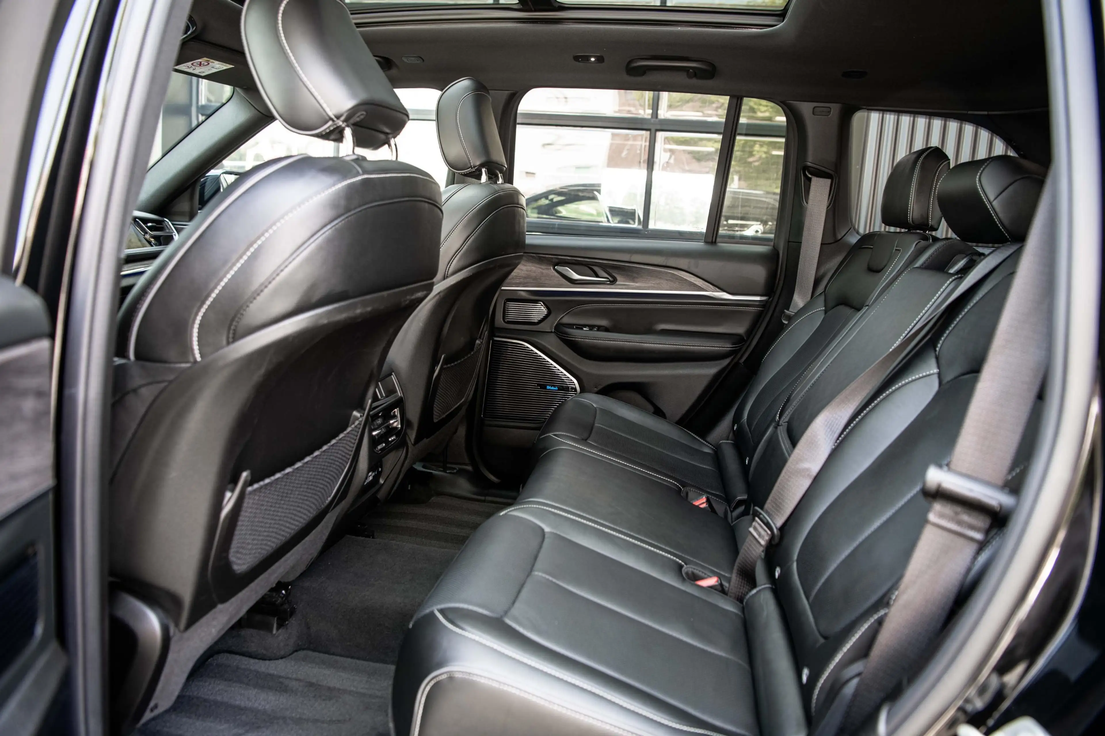 Jeep Grand Cherokee 2.0 Hybride | SOH 96% | Overland | Full Option | P — photo 8