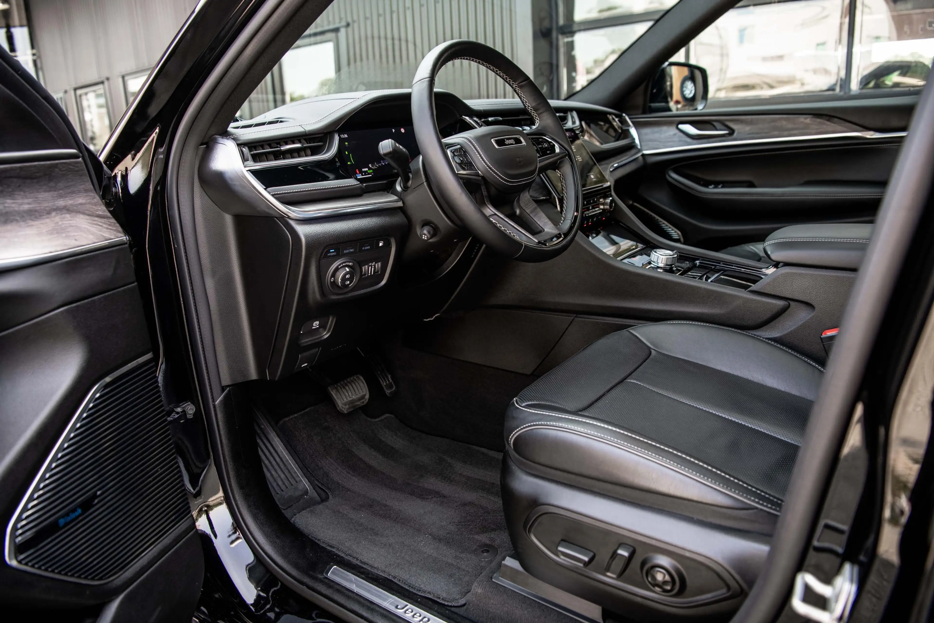 Jeep Grand Cherokee 2.0 Hybride | SOH 96% | Overland | Full Option | P — photo 6