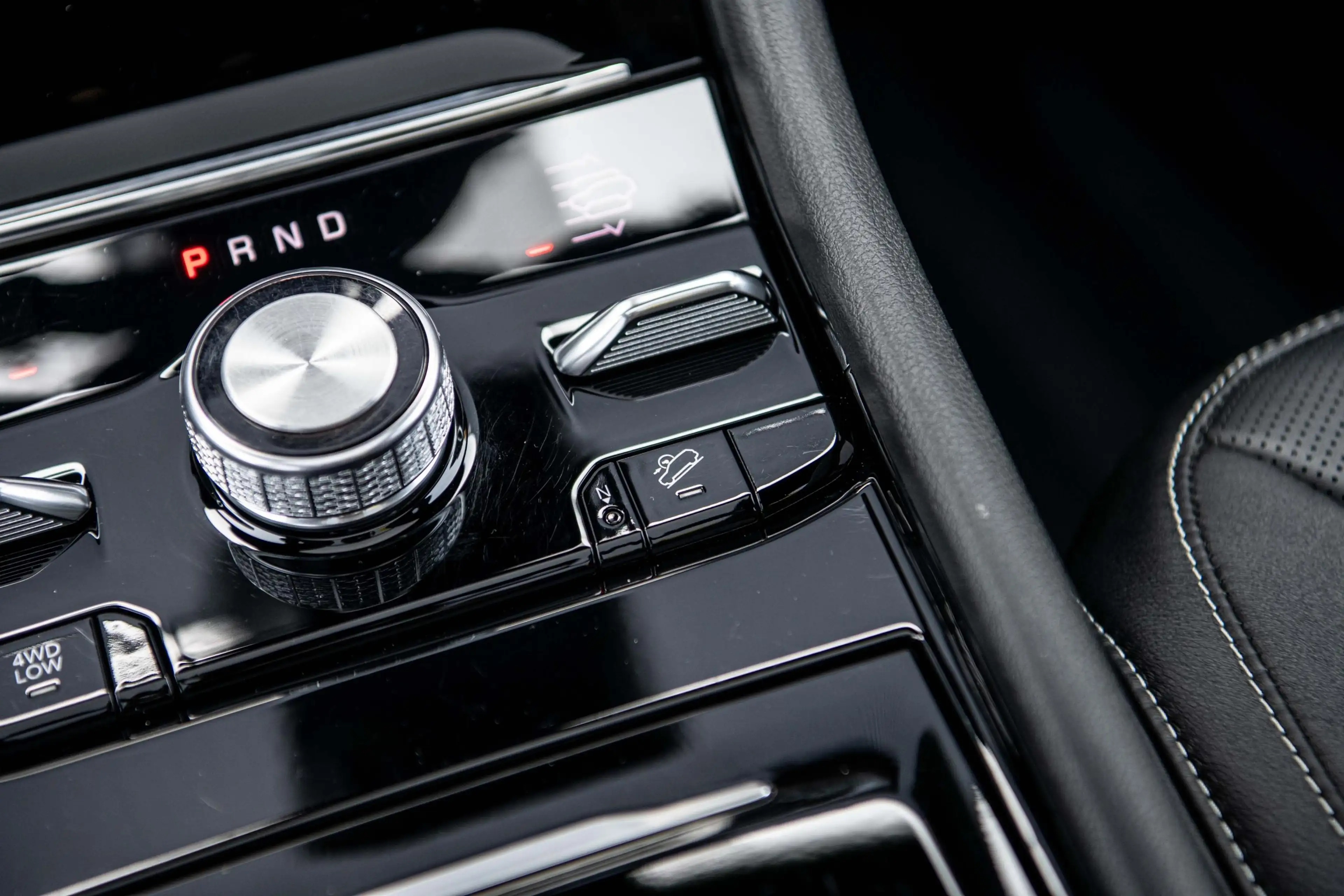 Jeep Grand Cherokee 2.0 Hybride | SOH 96% | Overland | Full Option | P — photo 28
