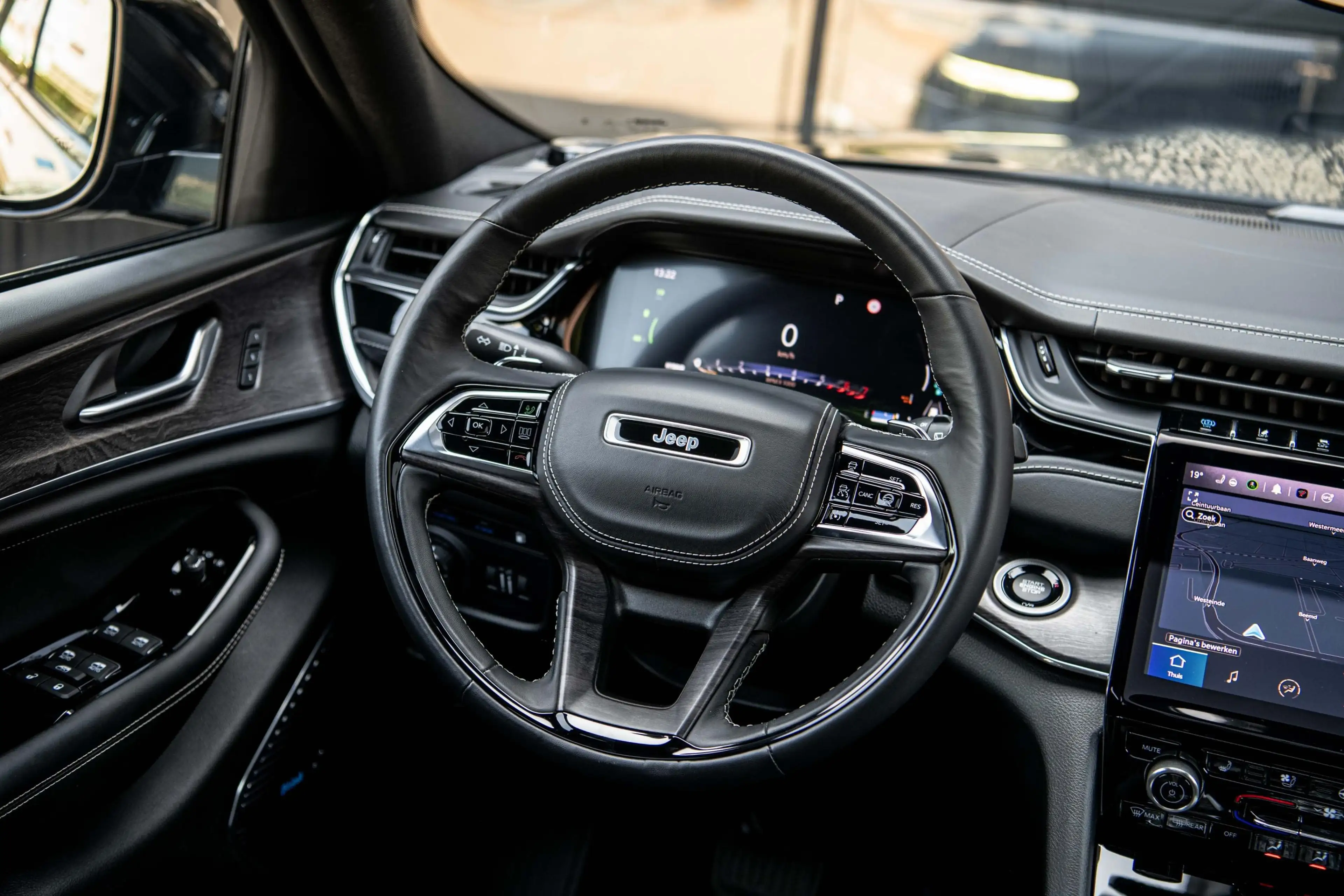 Jeep Grand Cherokee 2.0 Hybride | SOH 96% | Overland | Full Option | P — photo 44