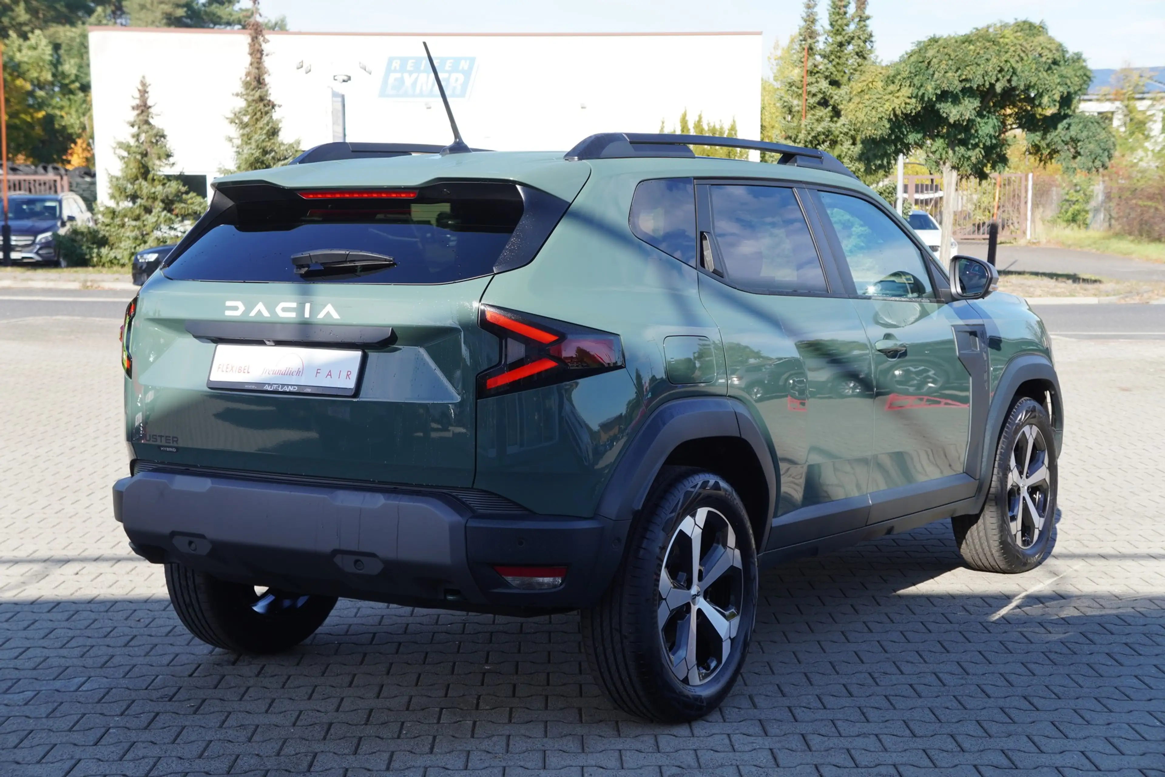 Dacia Duster Hybrid 155 Aut. LED ACC Navi — photo 6