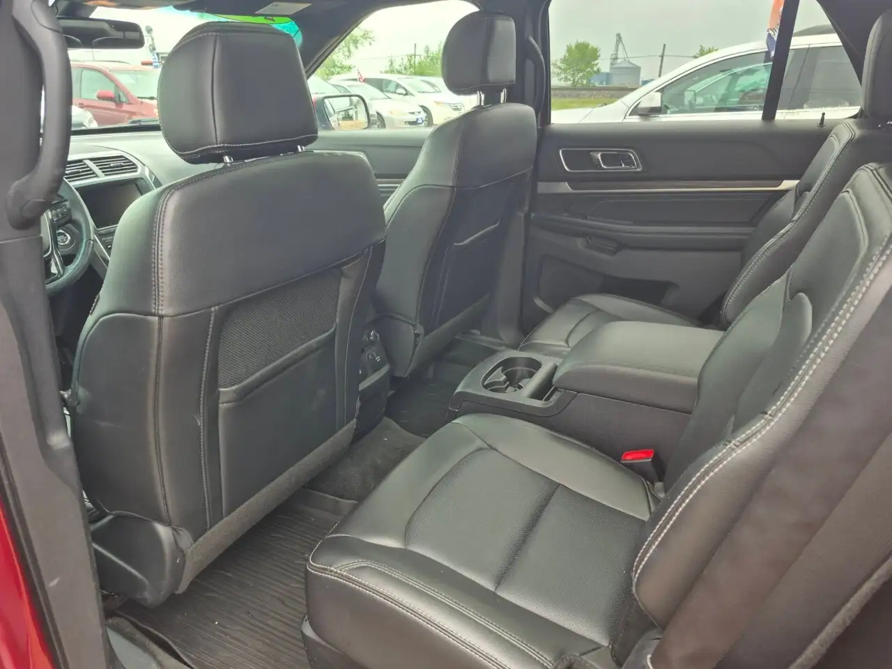 Ford Explorer снимка Ford Explorer