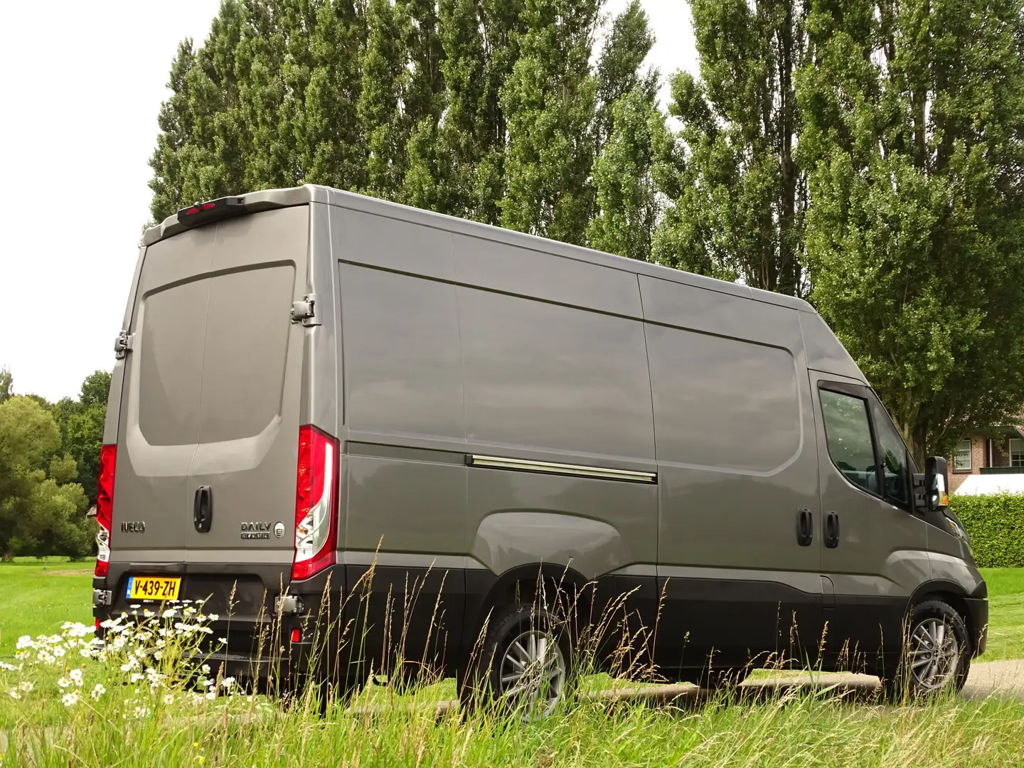 Iveco Daily 35S21V 3.0 352 H2 L2 3.0L Automaat 3,5t Trekhaak A Grijs - 2