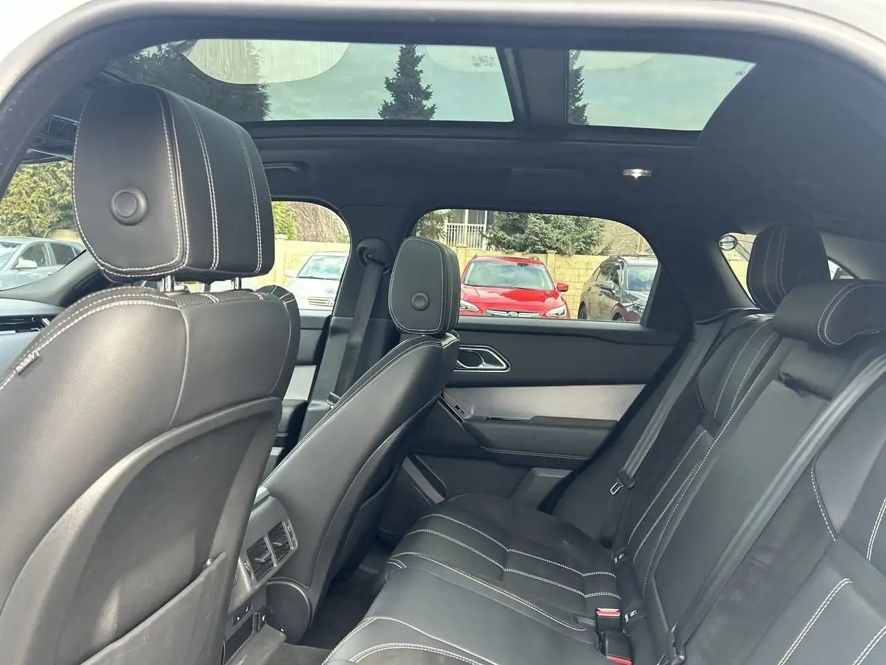 Land Rover Range Rover Velar снимка Land Rover Range Rover Velar