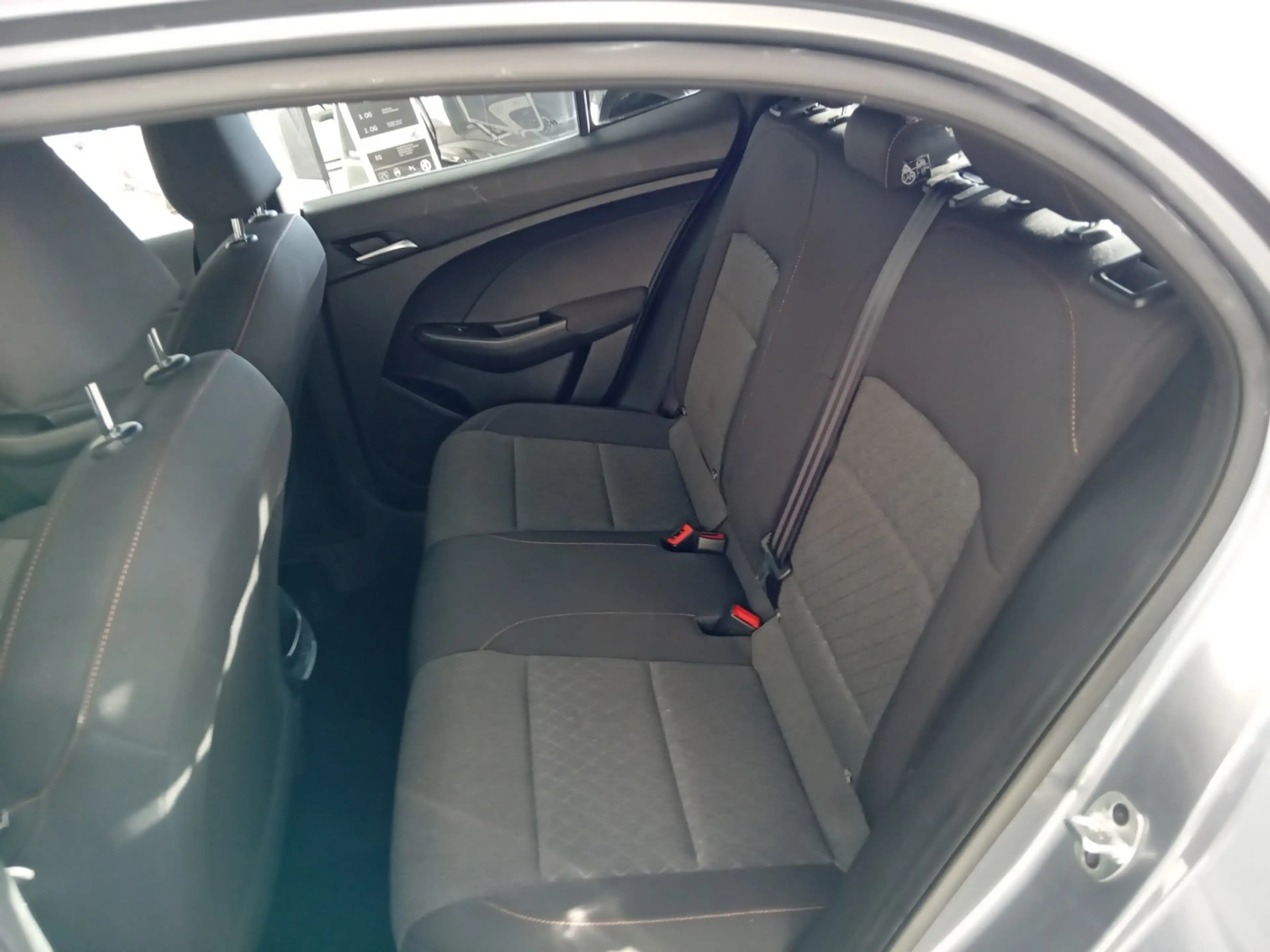 MG MG3 Luxury ACC+LED+Navi+SHZ+60+Fernlichtass.+LM — photo 13