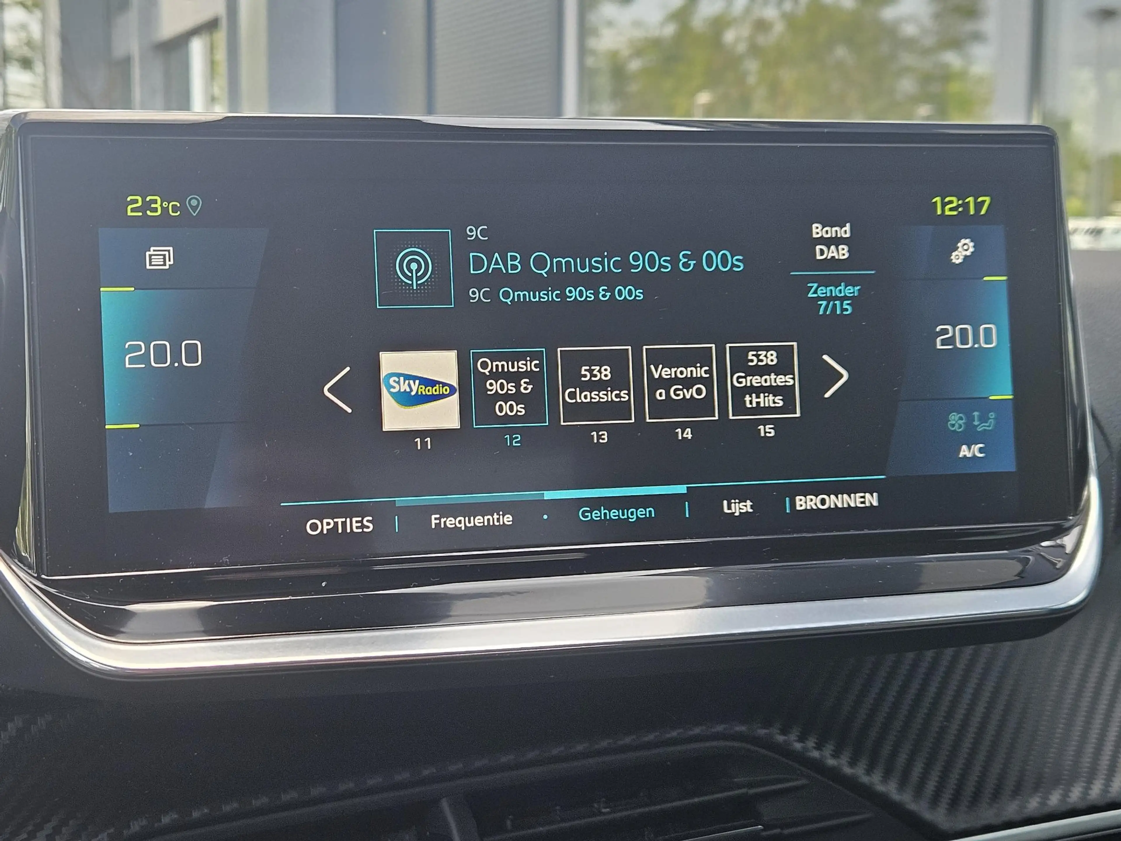 Peugeot e-2008 EV Blue Lease Allure 50 kWh SOH 92% | Cruise Contr — photo 37