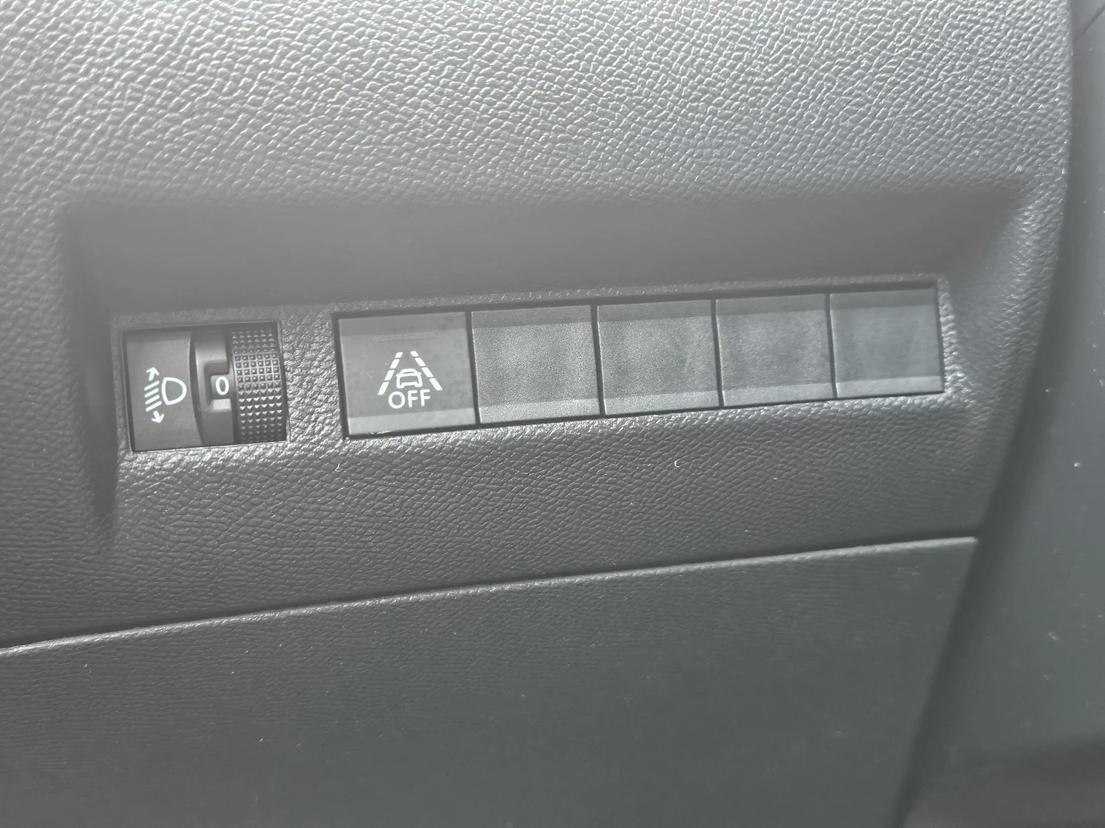 Peugeot e-2008 EV Blue Lease Allure 50 kWh SOH 92% | Cruise Contr — photo 25