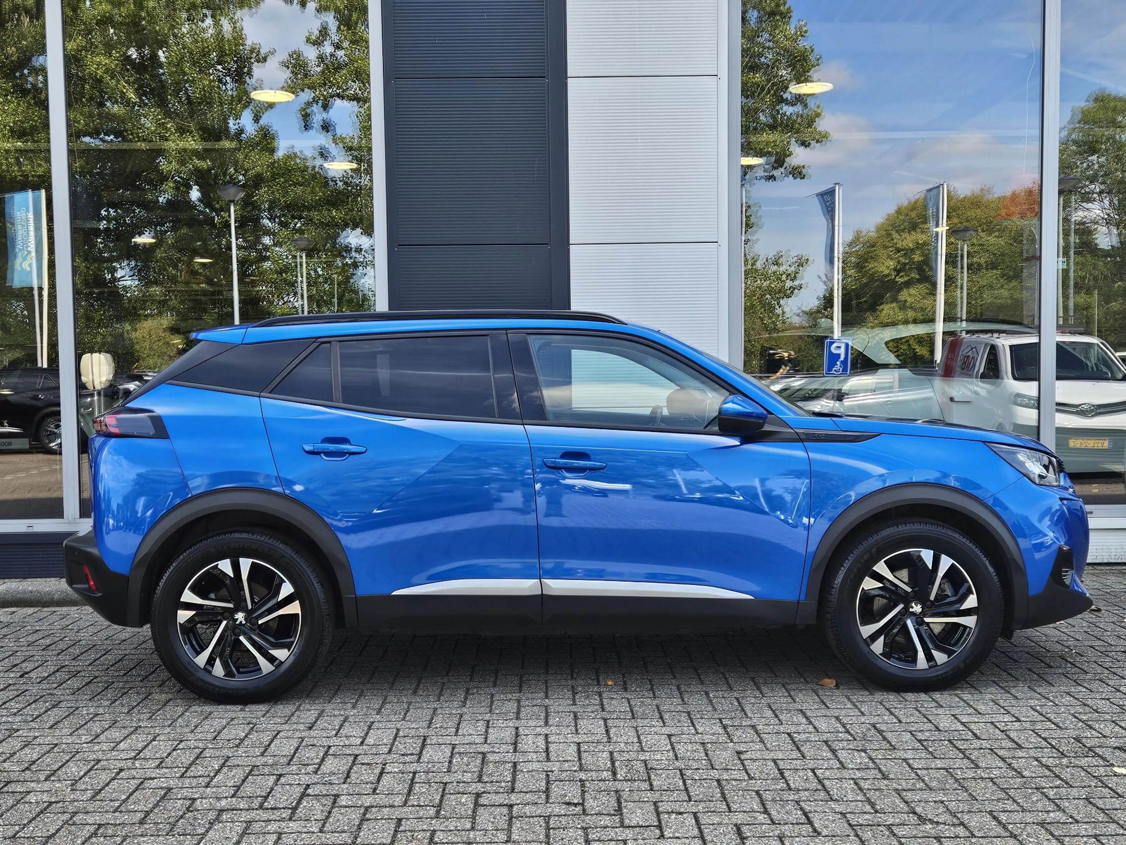 Peugeot e-2008 EV Blue Lease Allure 50 kWh SOH 92% | Cruise Contr — photo 9