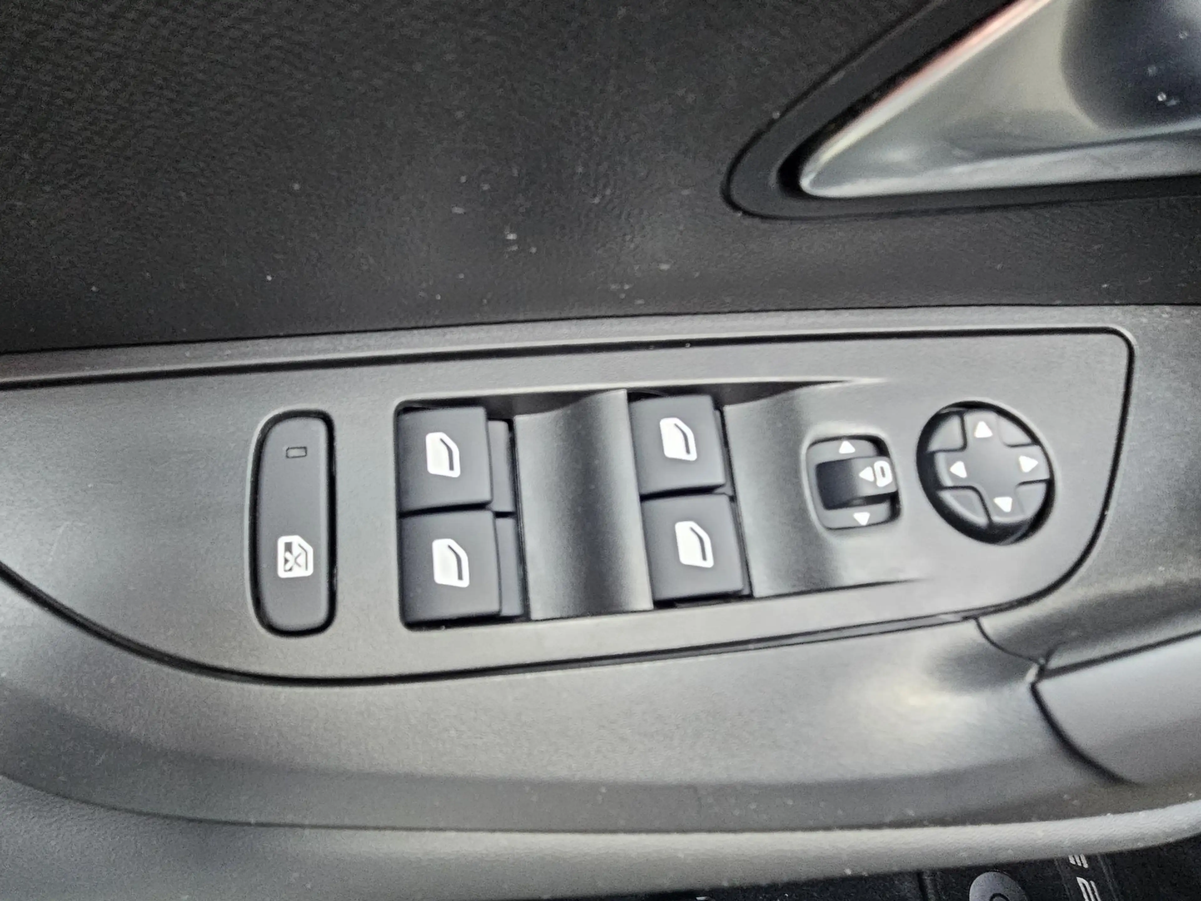 Peugeot e-2008 EV Blue Lease Allure 50 kWh SOH 92% | Cruise Contr — photo 26