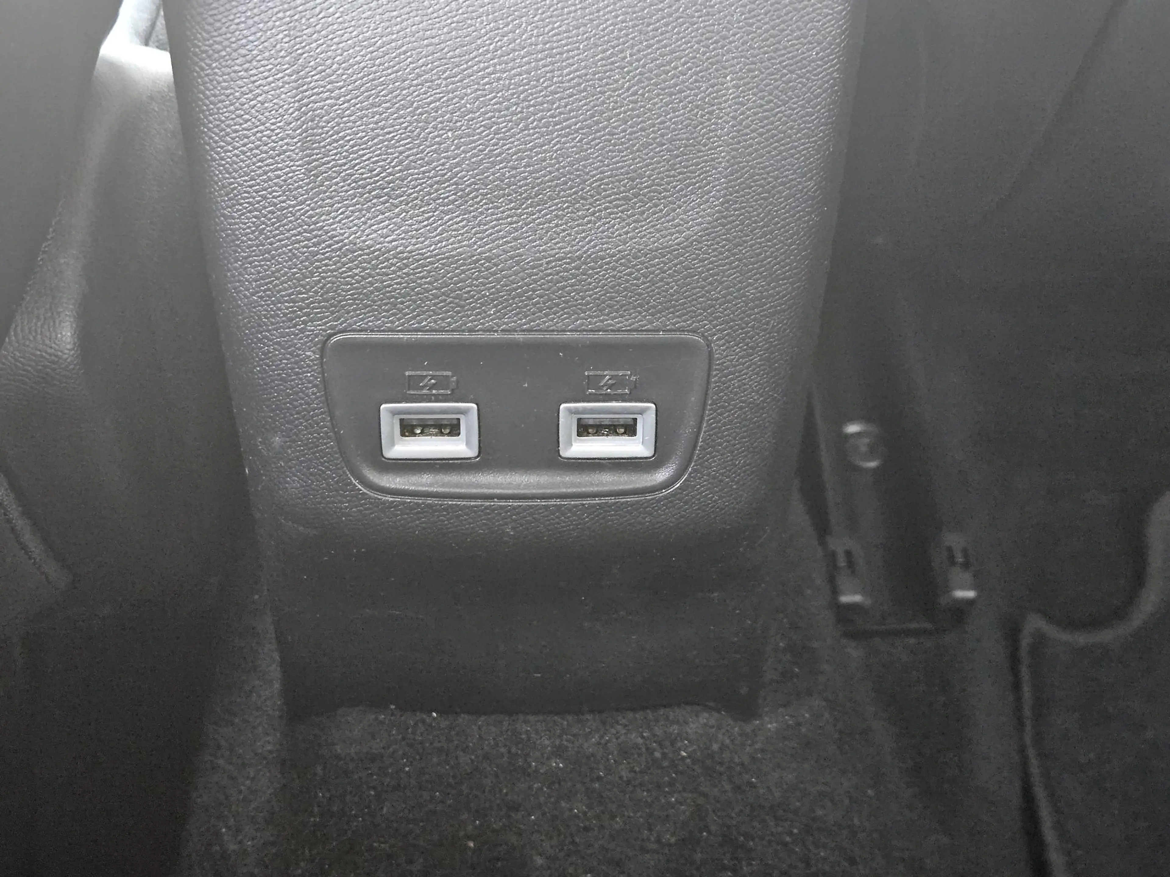 Peugeot e-2008 EV Blue Lease Allure 50 kWh SOH 92% | Cruise Contr — photo 39
