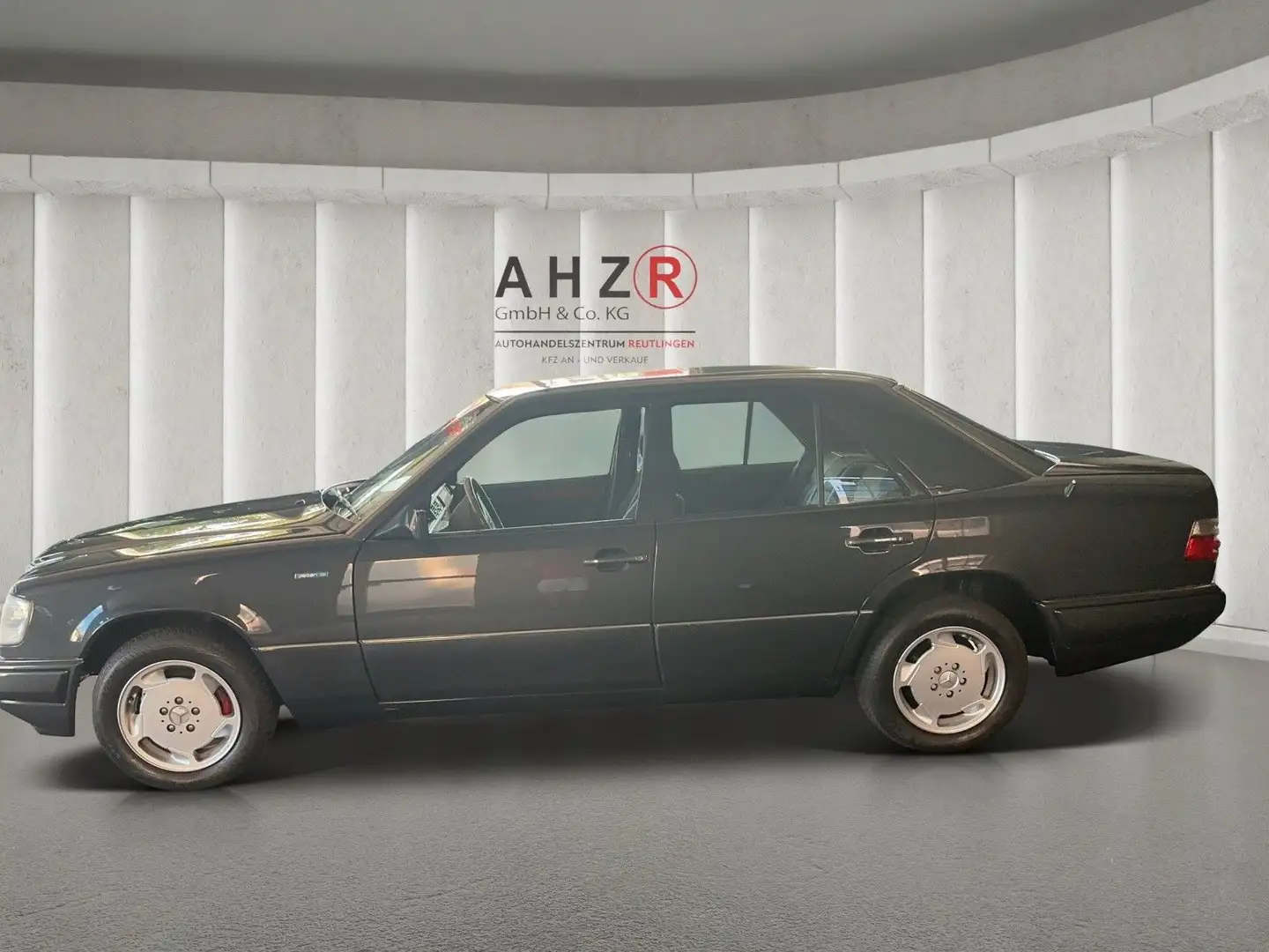 Mercedes-Benz 230 Sport Line*H-Kennzeichen* Zwart - 2