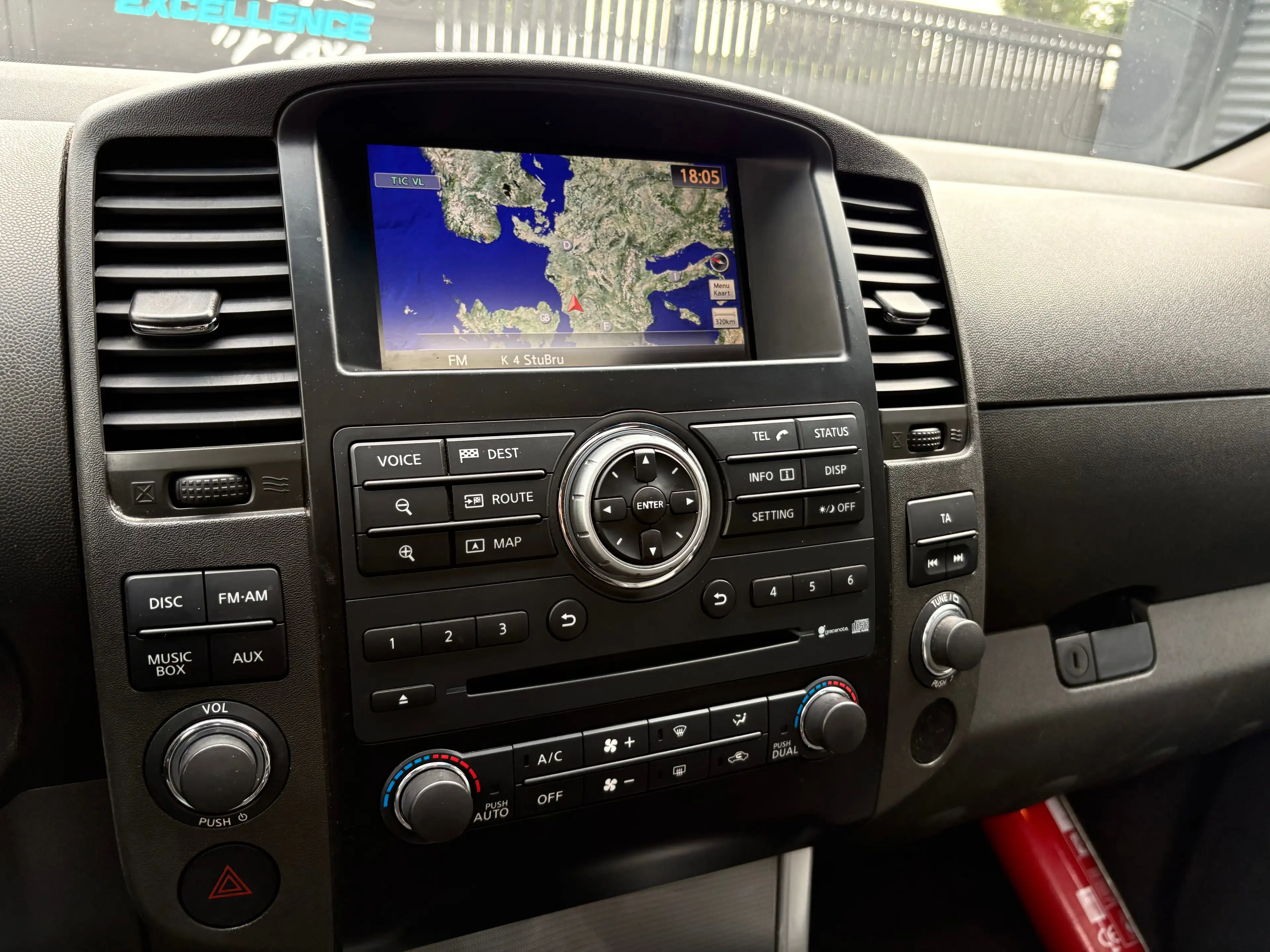 Nissan Navara 2.5 dCi 4x4 190cv/ Full Options/ Neuve! — photo 12