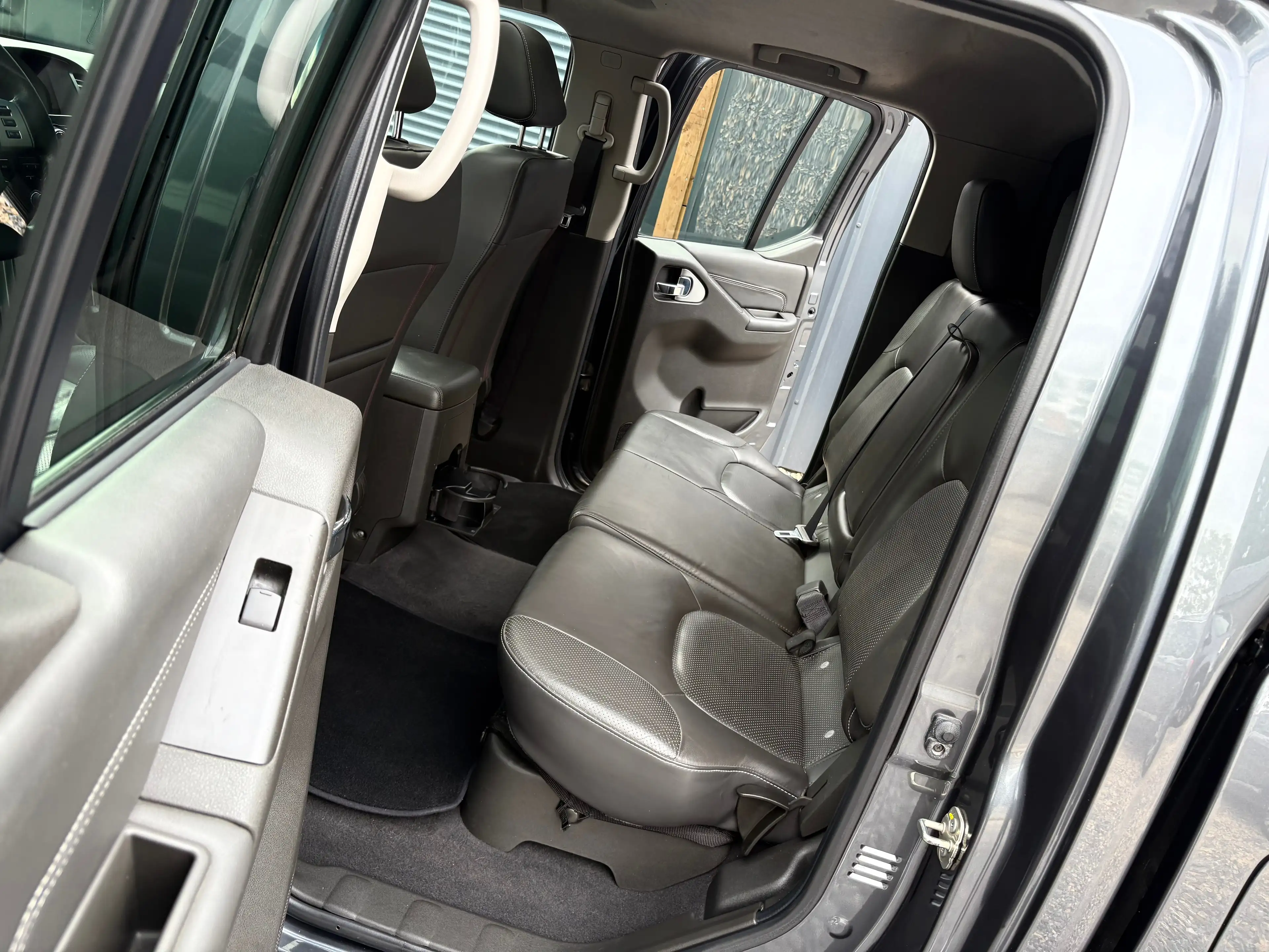 Nissan Navara 2.5 dCi 4x4 190cv/ Full Options/ Neuve! — photo 10