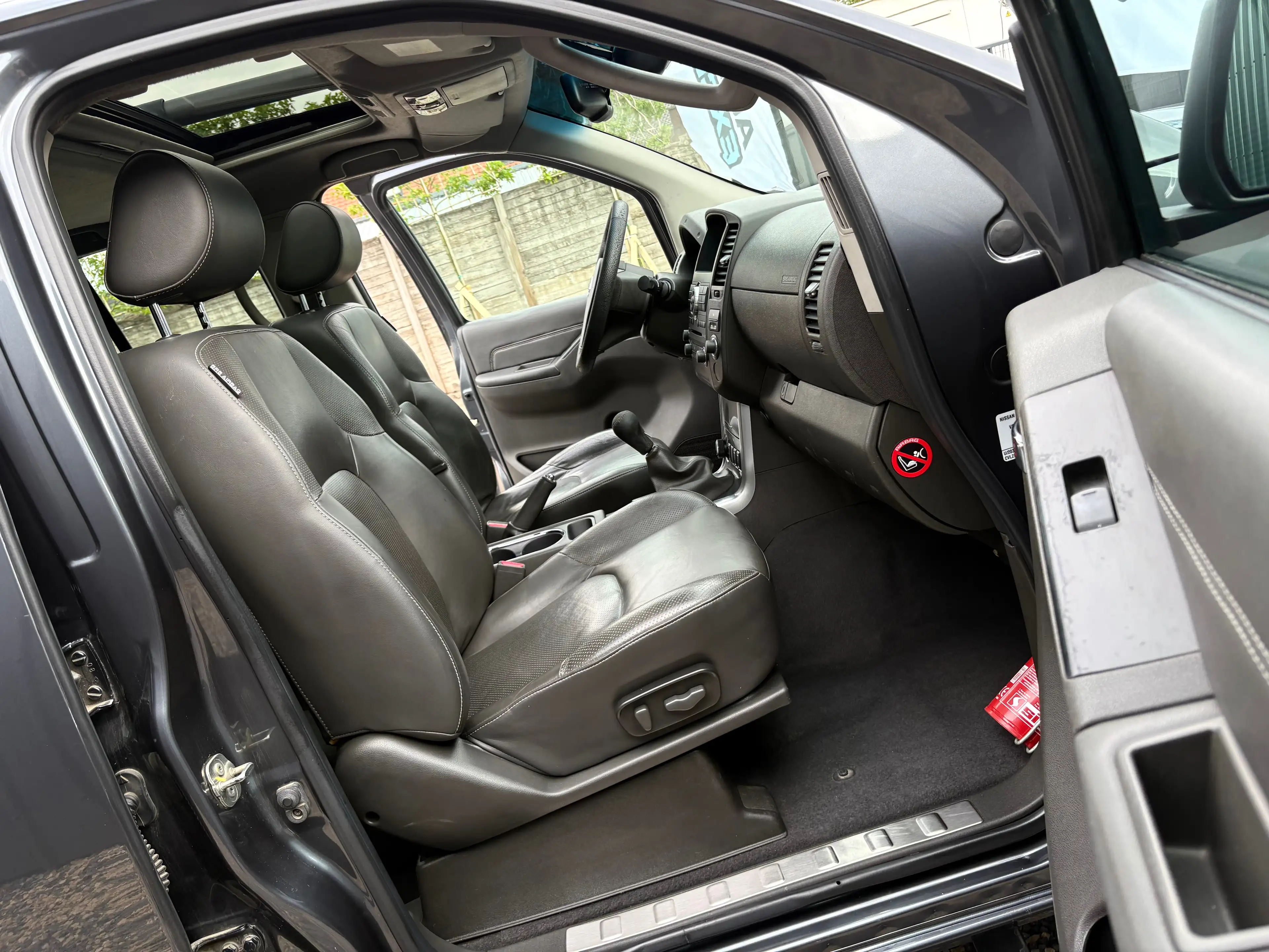 Nissan Navara 2.5 dCi 4x4 190cv/ Full Options/ Neuve! — photo 7