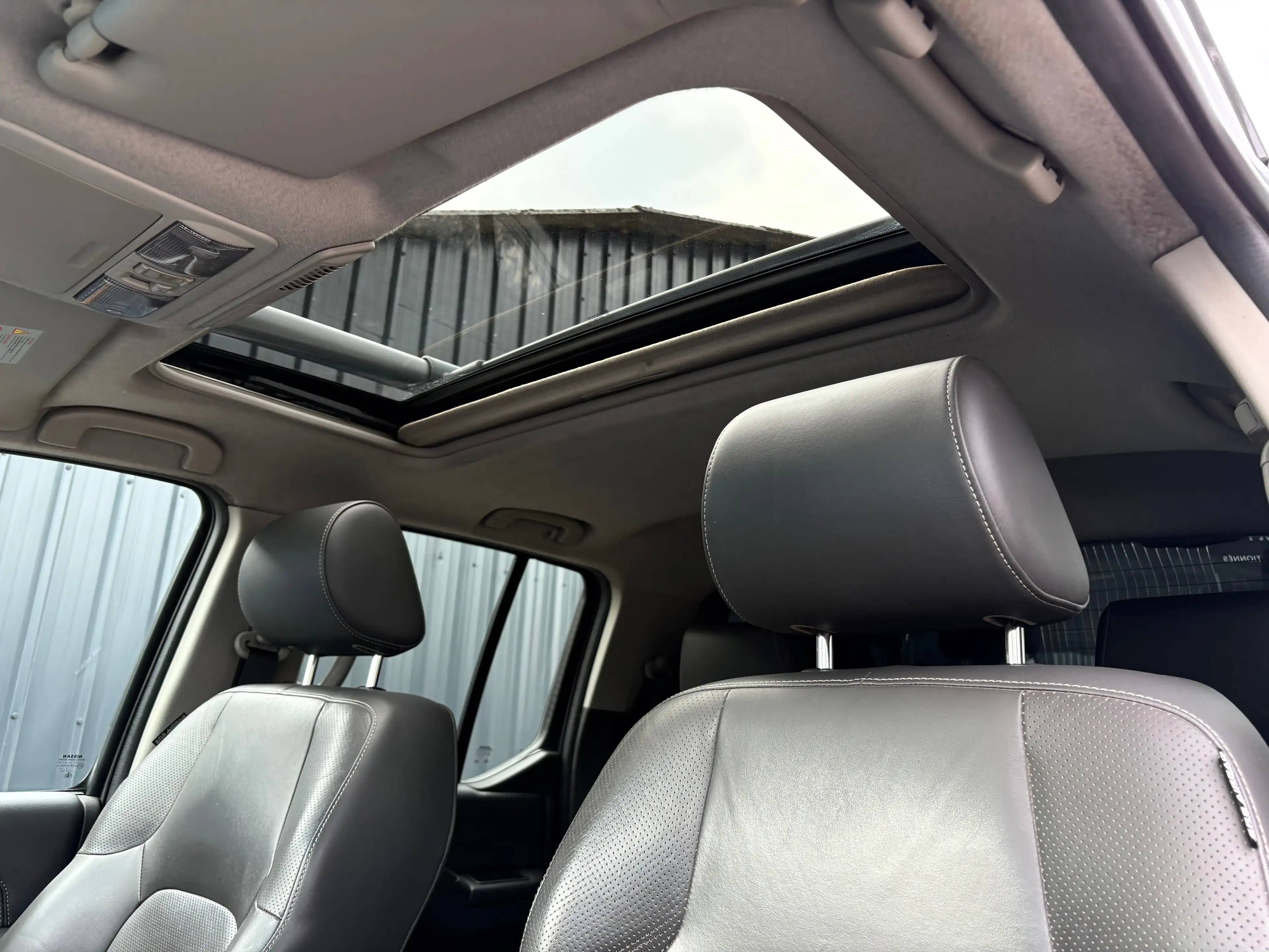 Nissan Navara 2.5 dCi 4x4 190cv/ Full Options/ Neuve! — photo 15