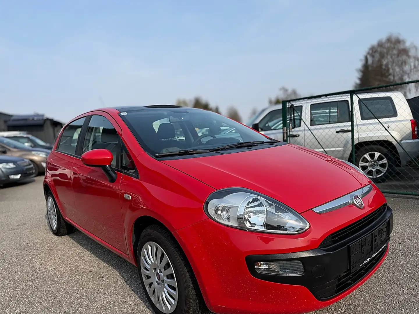 Fiat Punto 1.4 Aut. ***34000Km*** Rot - 2