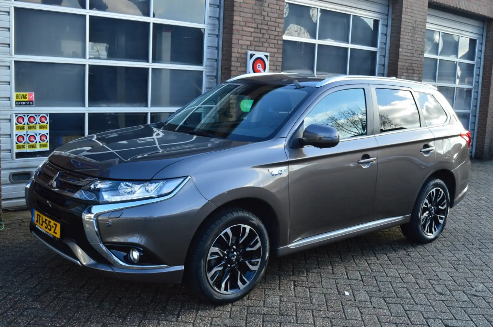 Mitsubishi Outlander 2.0 PHEV PrestigeAutomaat, Electrische dakraam | S Braun - 1