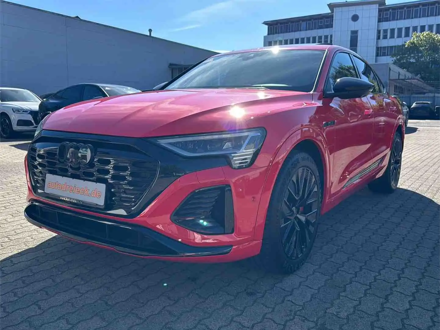 Audi Q8 e-tron Sportback 55 2x S line ACC AHK PANO 21 Rot - 1