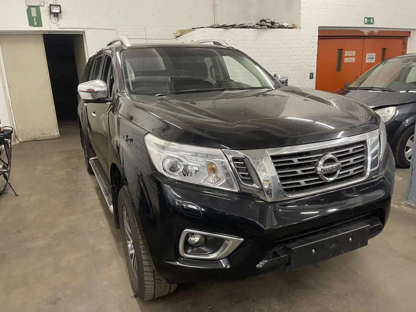 Nissan Navara 2.5 dCi 4x4 LE + Executive Pack Noir - 2
