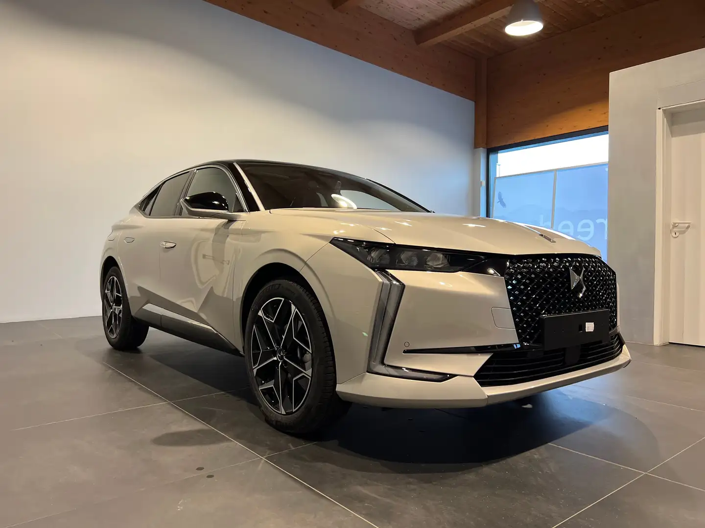 DS Automobiles DS 4 DS4 1.2 hybrid Pallas auto Šedá - 2