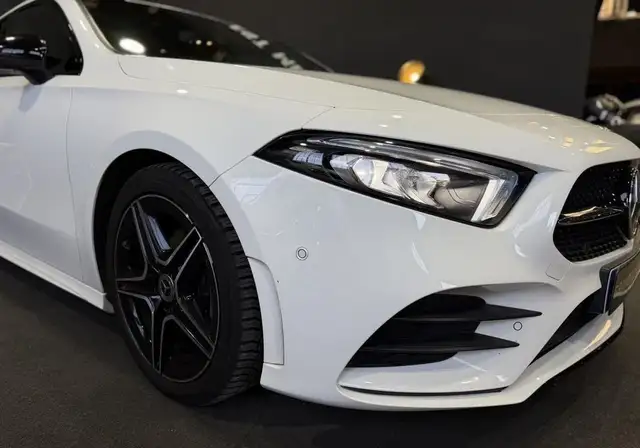 Mercedes-Benz A Class view 3