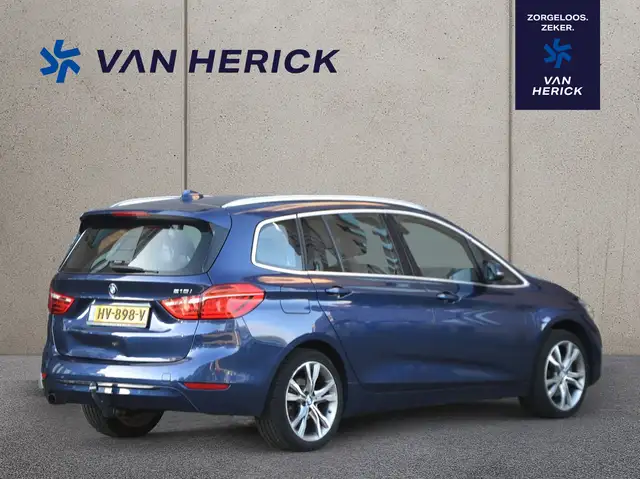BMW 2 Series view 4