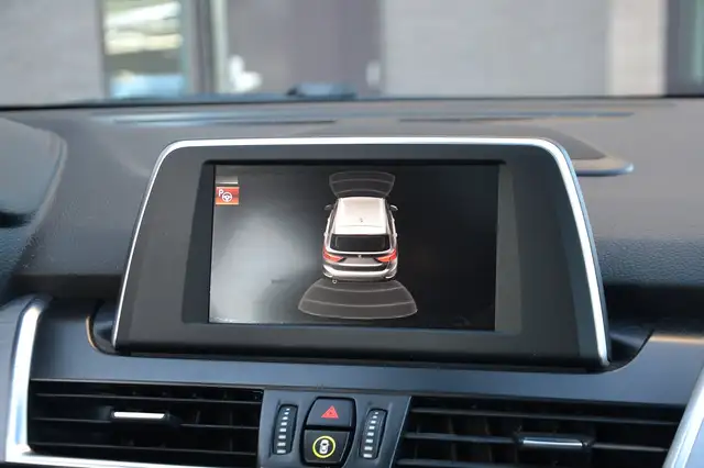 BMW 2 Series view 13