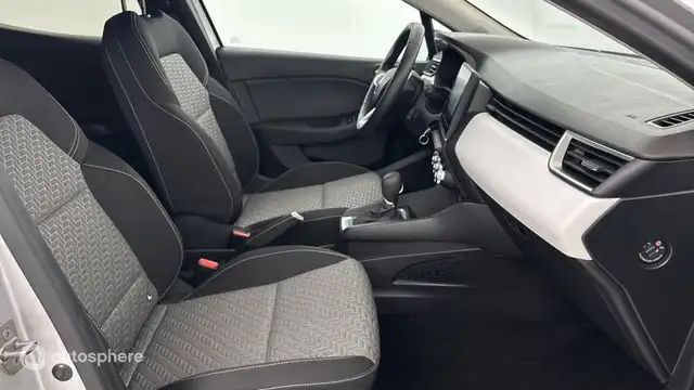 Renault Clio view 15
