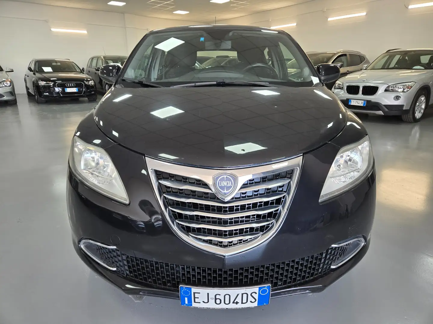 Lancia Ypsilon Ypsilon 1.2 8v Silver s Nero - 2