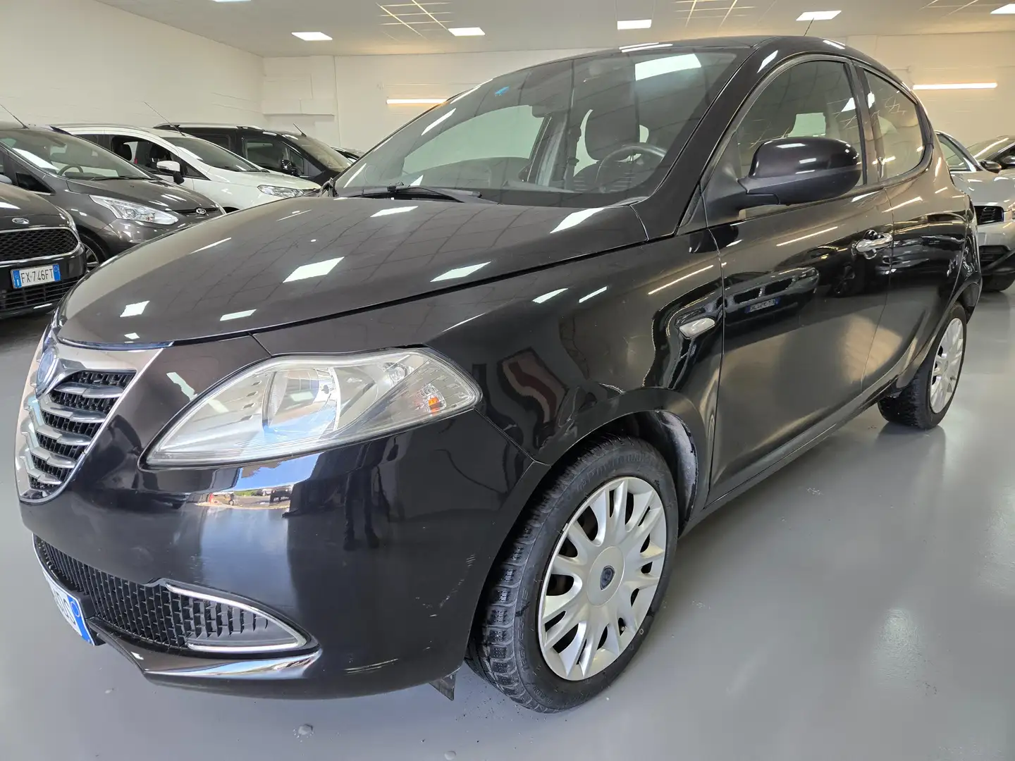 Lancia Ypsilon Ypsilon 1.2 8v Silver s Nero - 1