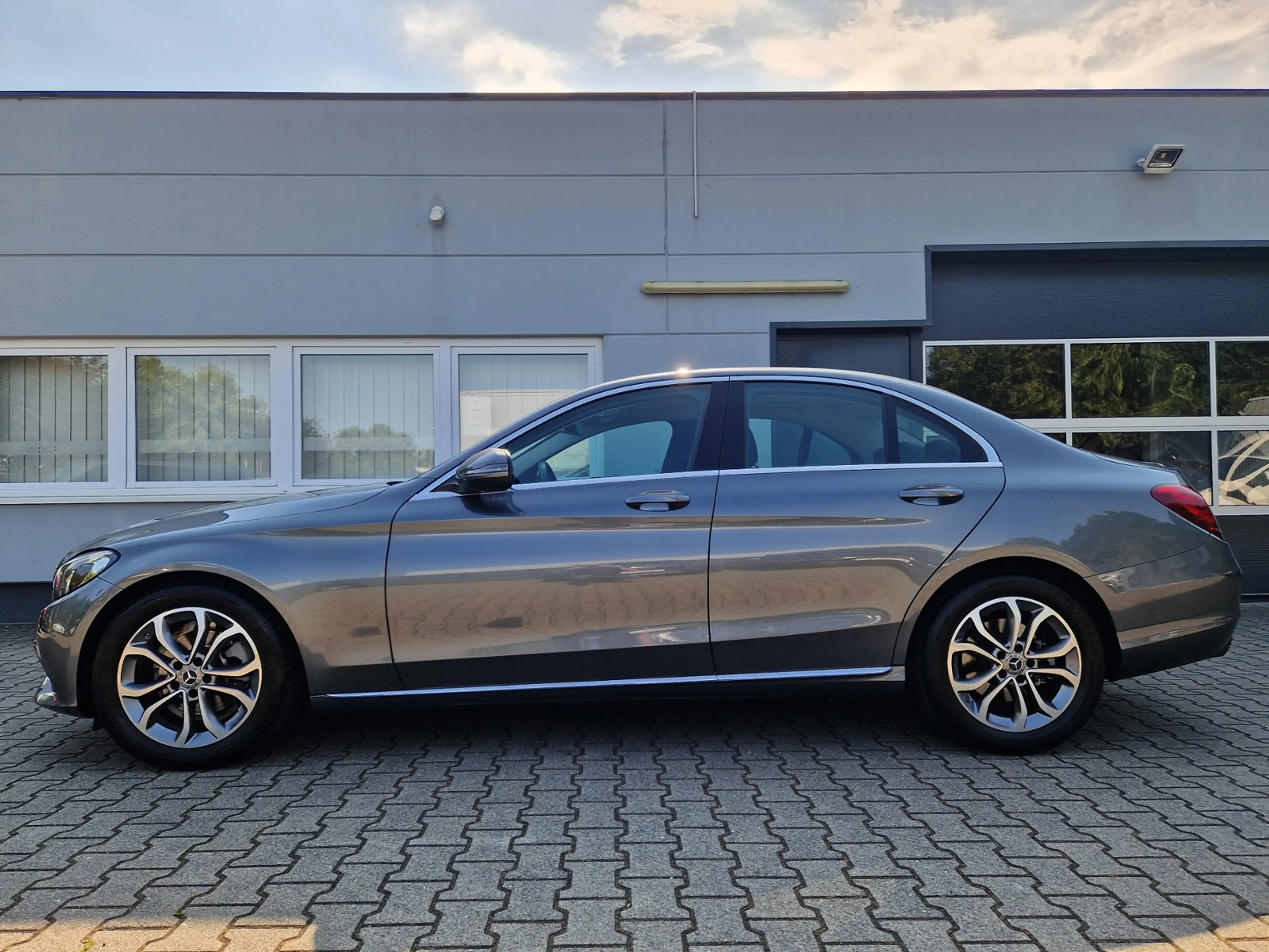 Mercedes-Benz C 180 "Avantgarde" LED*SHZ*Tempomat — photo 2